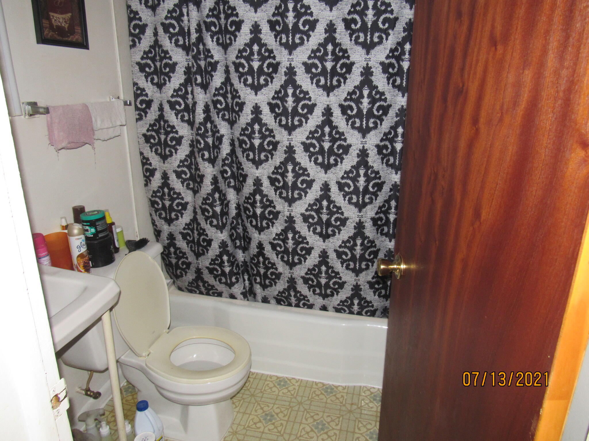 687 Mcguigan Avenue Benton Harbor MI 49022