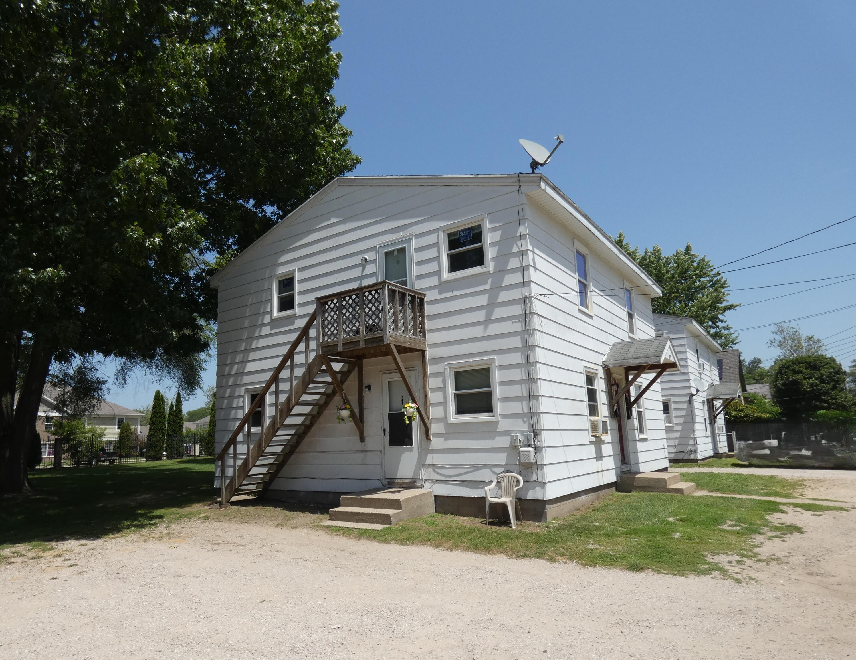 687 Mcguigan Avenue Benton Harbor MI 49022