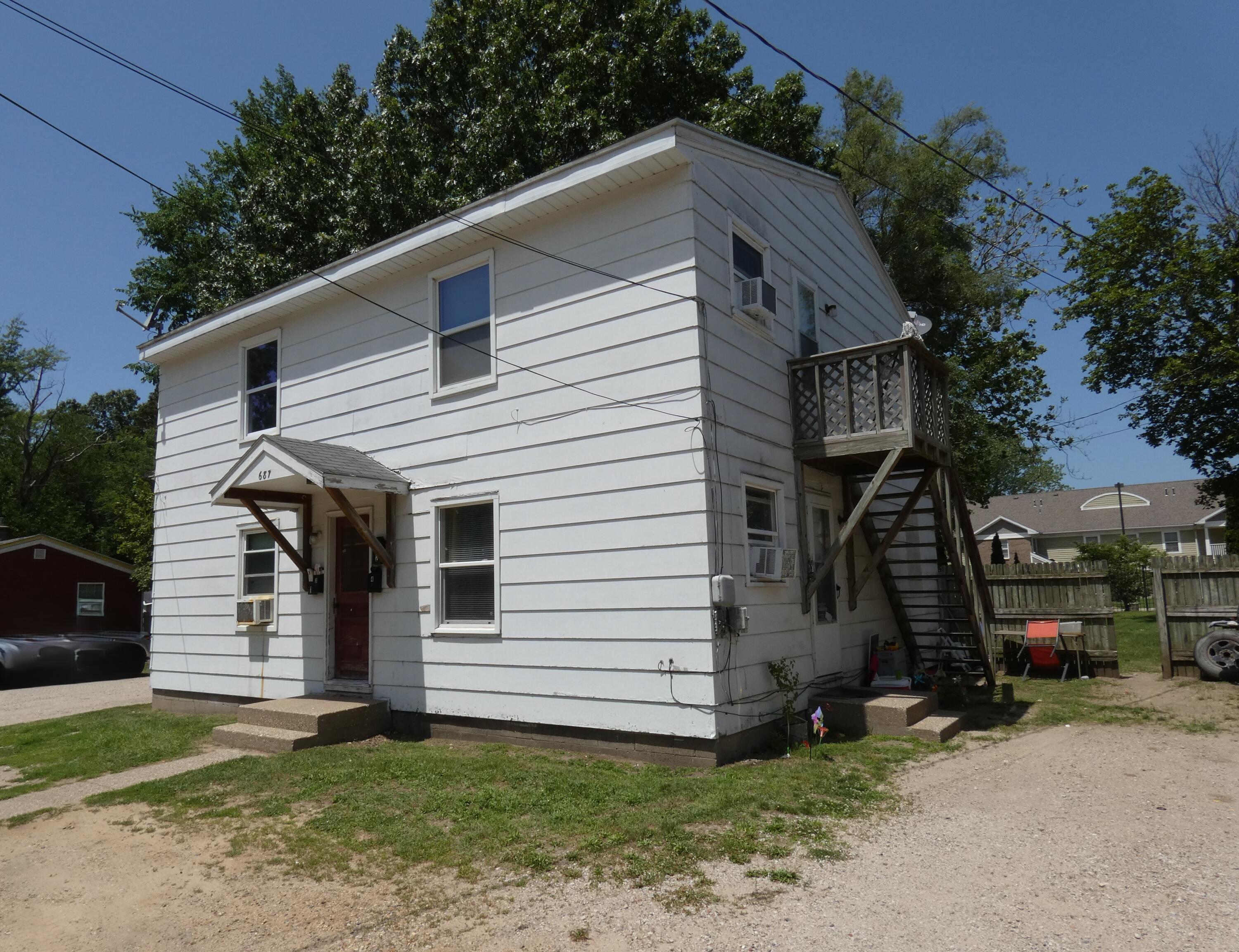 687 Mcguigan Avenue Benton Harbor MI 49022