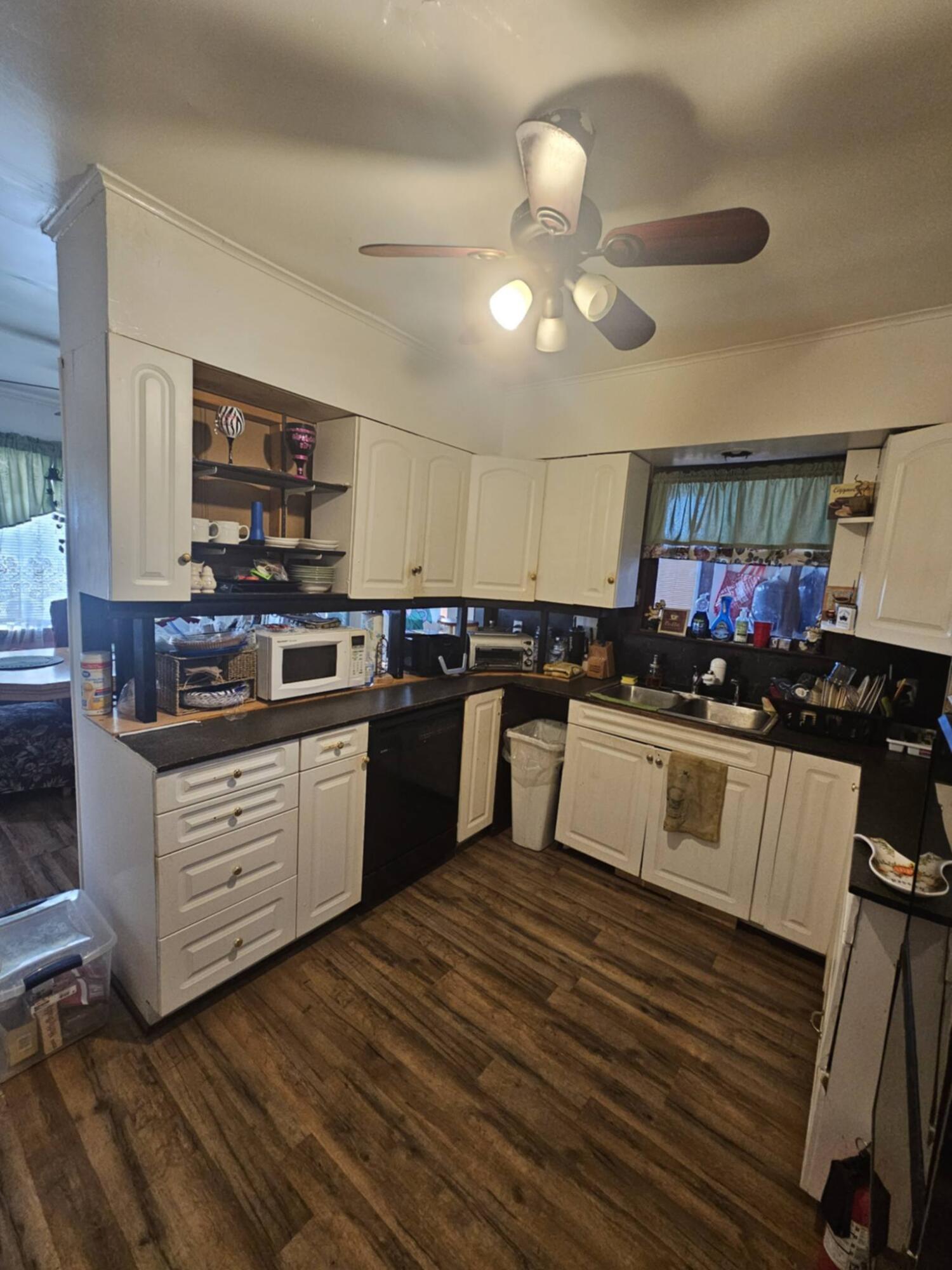 468 Colfax Avenue Benton Harbor MI 49022