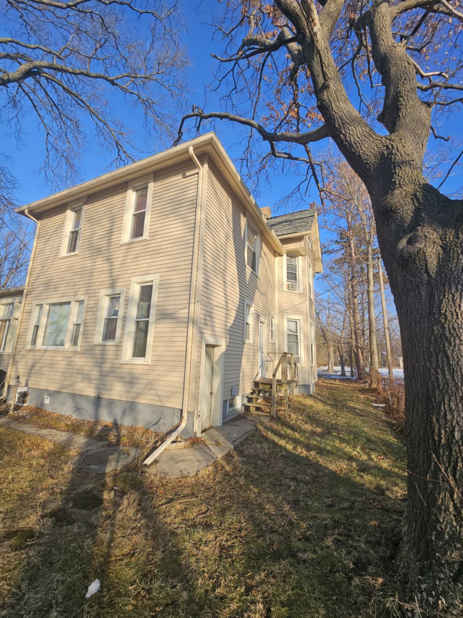 468 Colfax Avenue Benton Harbor MI 49022