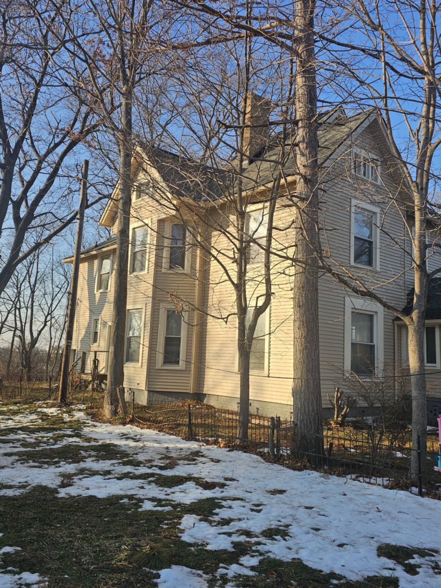 468 Colfax Avenue Benton Harbor MI 49022