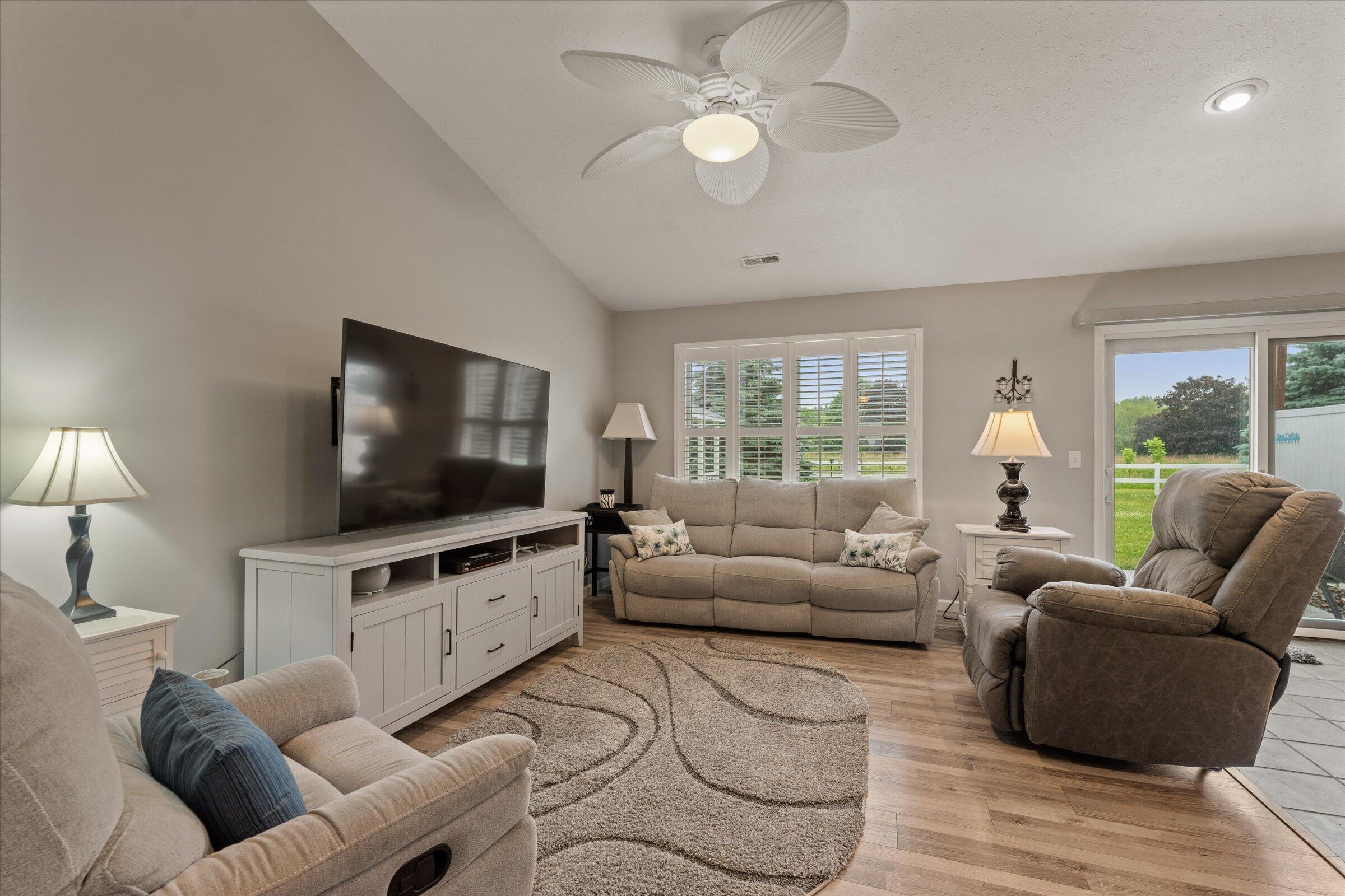 22710 Diamond Cove Street Cassopolis MI 49031