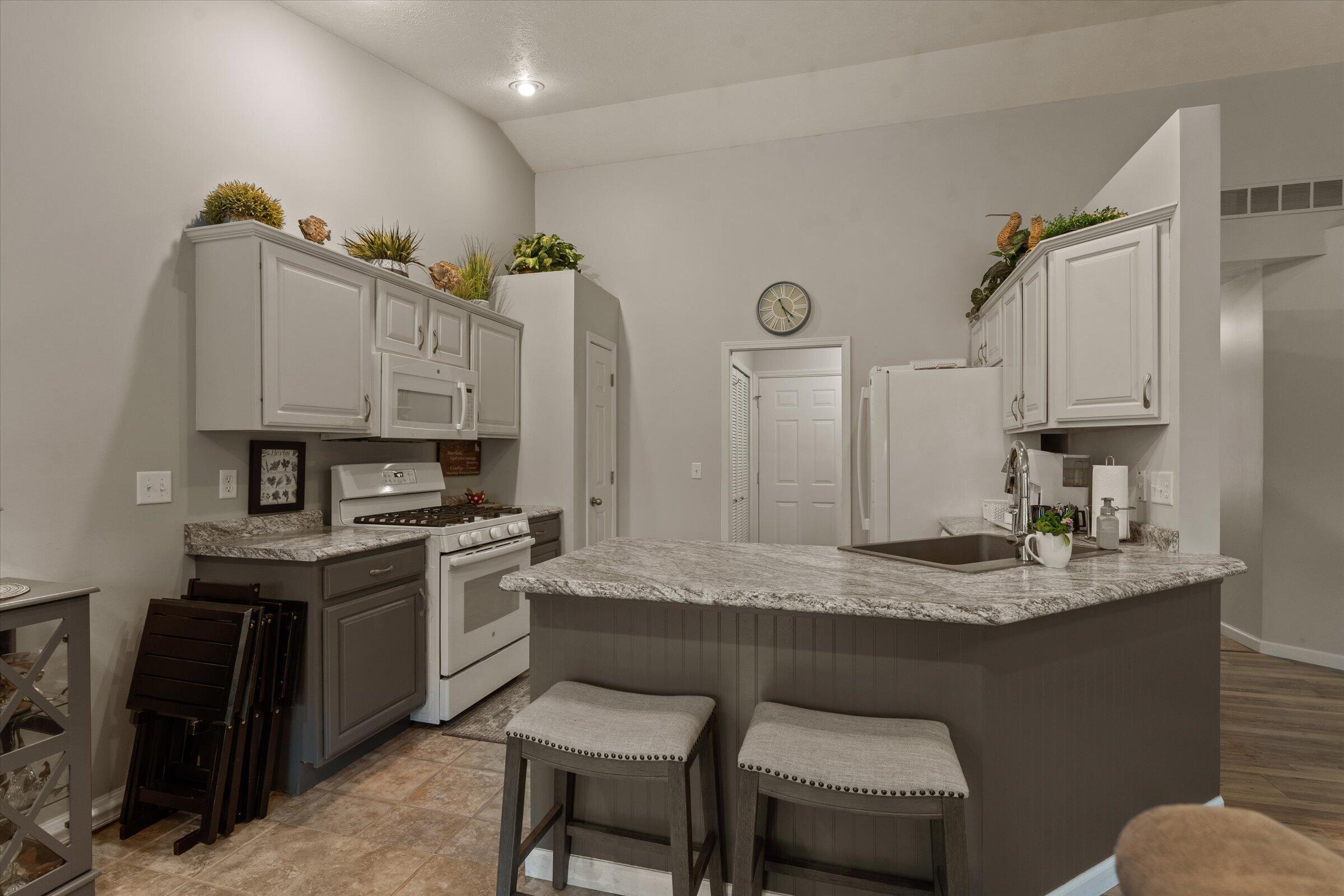 22710 Diamond Cove Street Cassopolis MI 49031