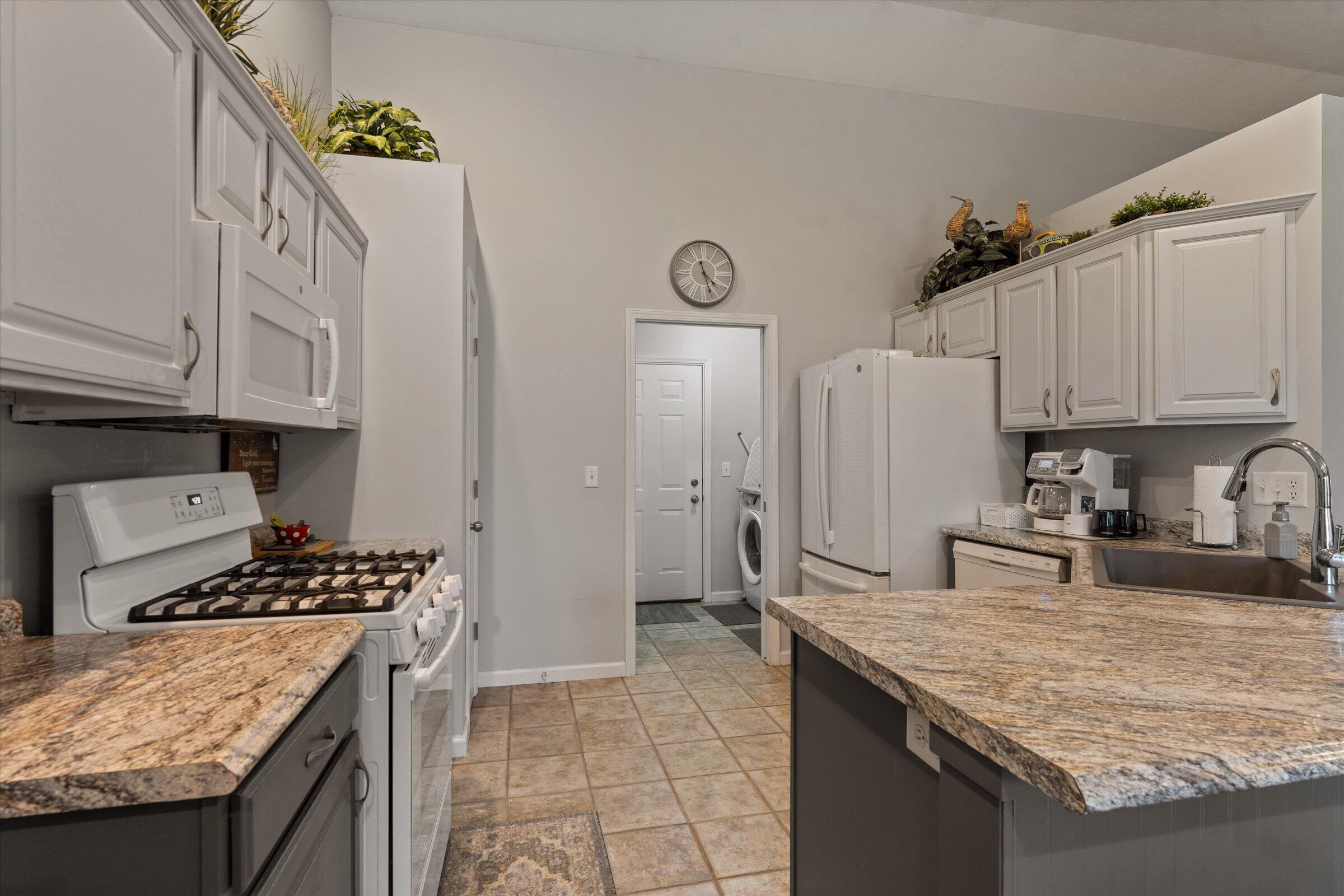 22710 Diamond Cove Street Cassopolis MI 49031