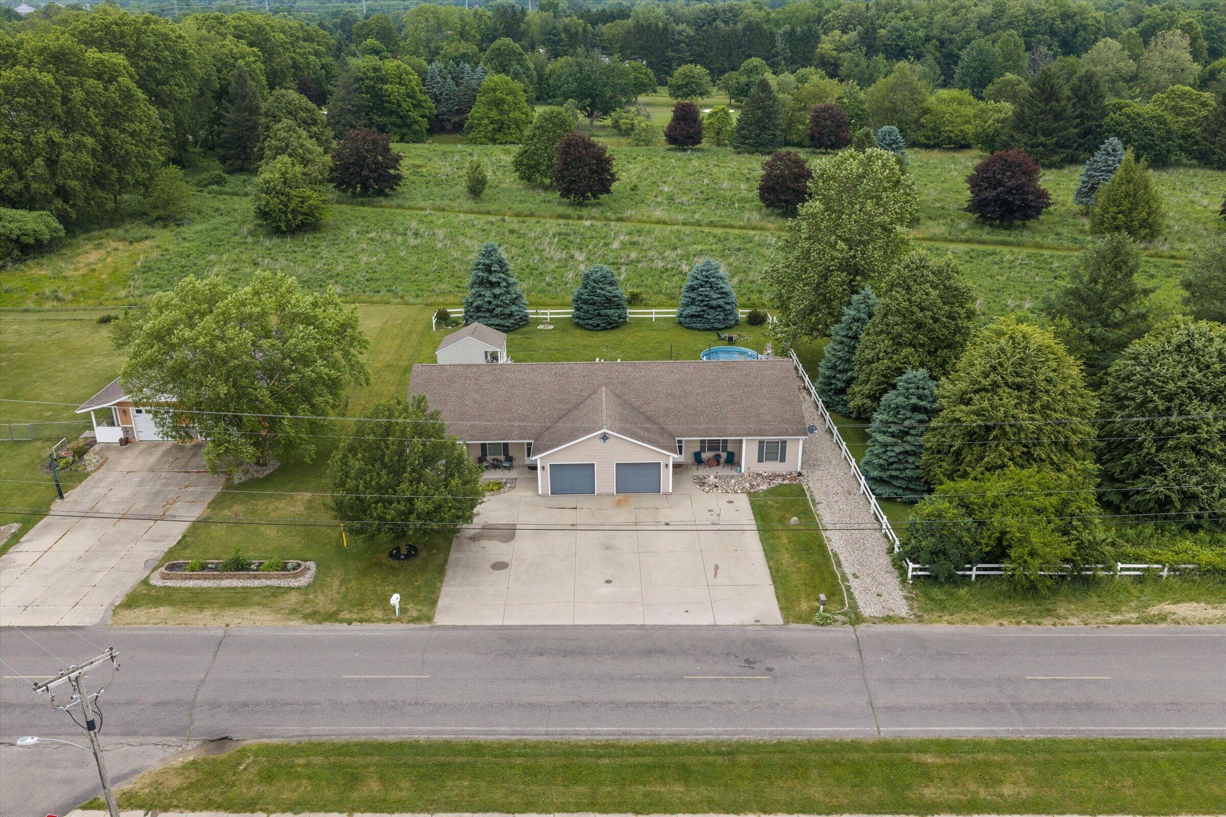22710 Diamond Cove Street Cassopolis MI 49031