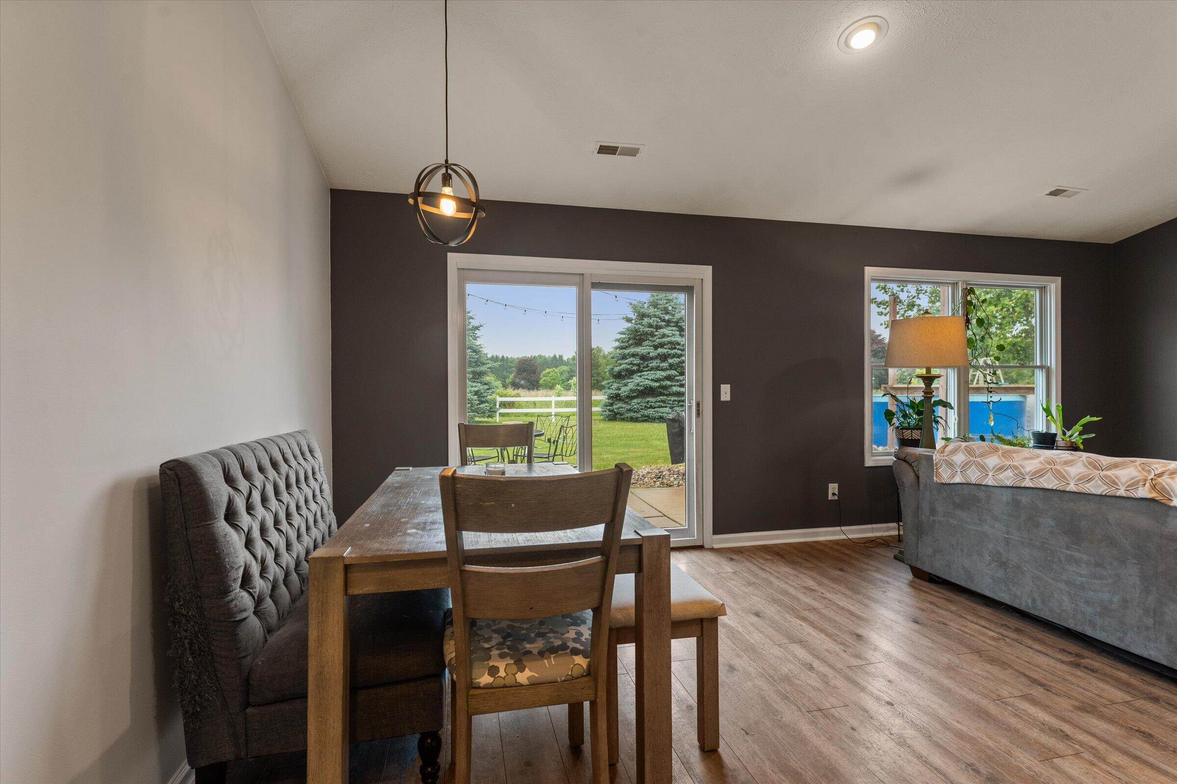 22710 Diamond Cove Street Cassopolis MI 49031