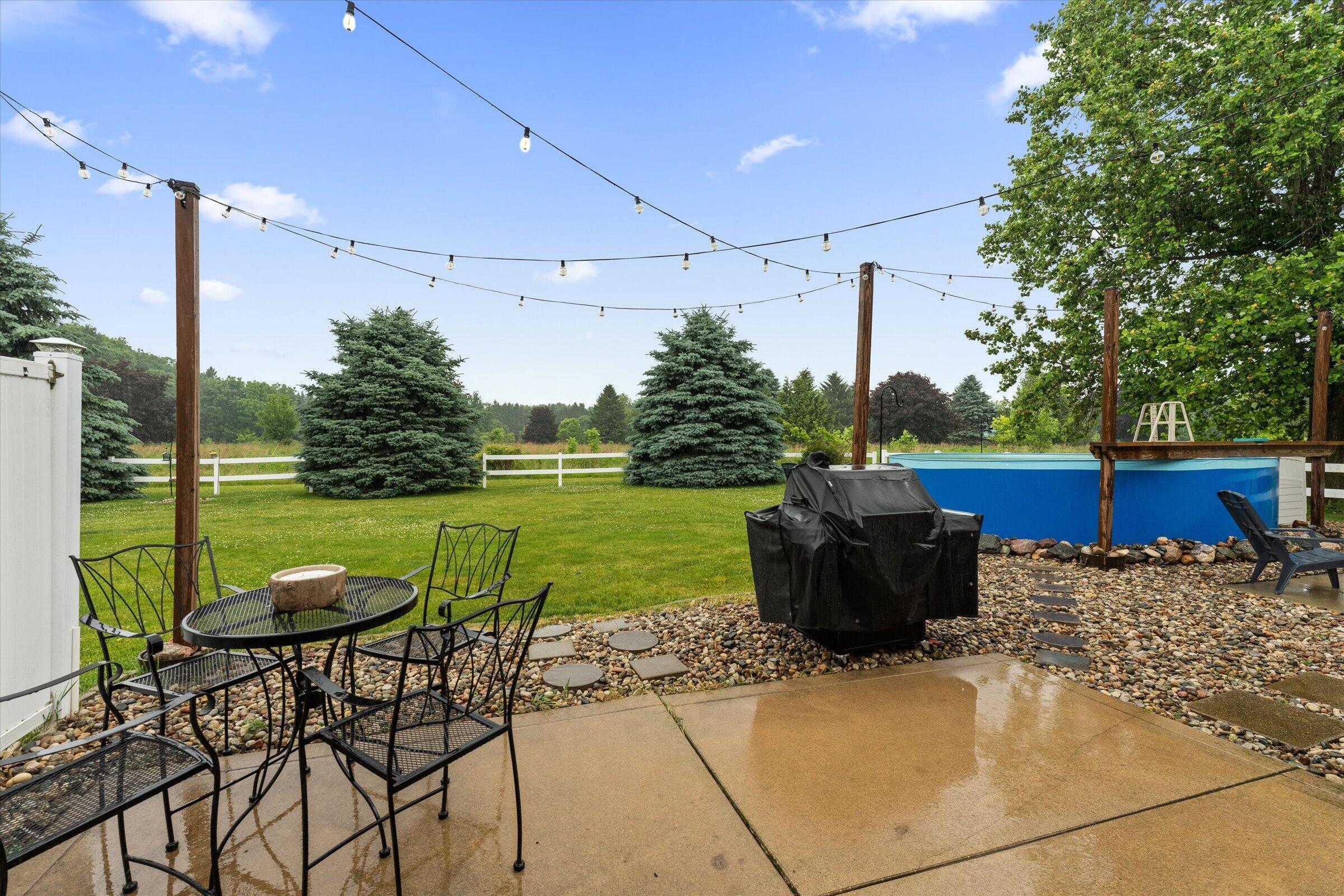 22710 Diamond Cove Street Cassopolis MI 49031
