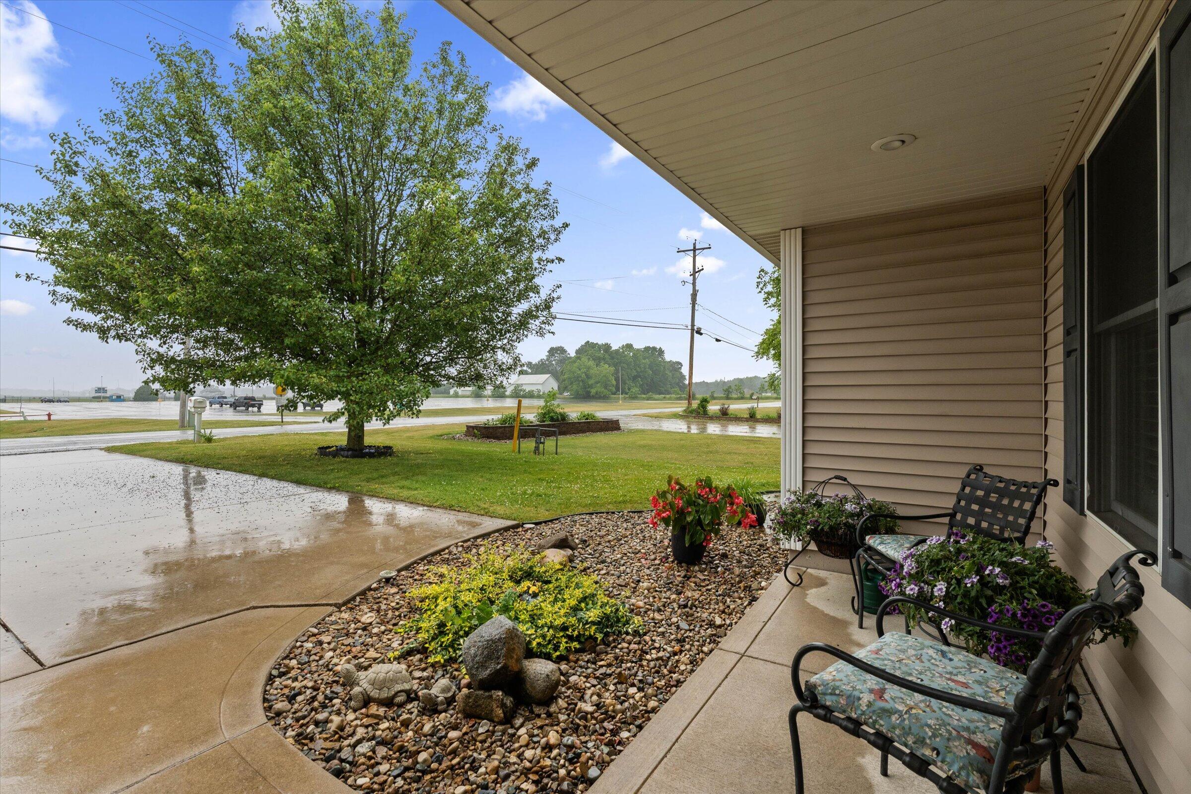22710 Diamond Cove Street Cassopolis MI 49031