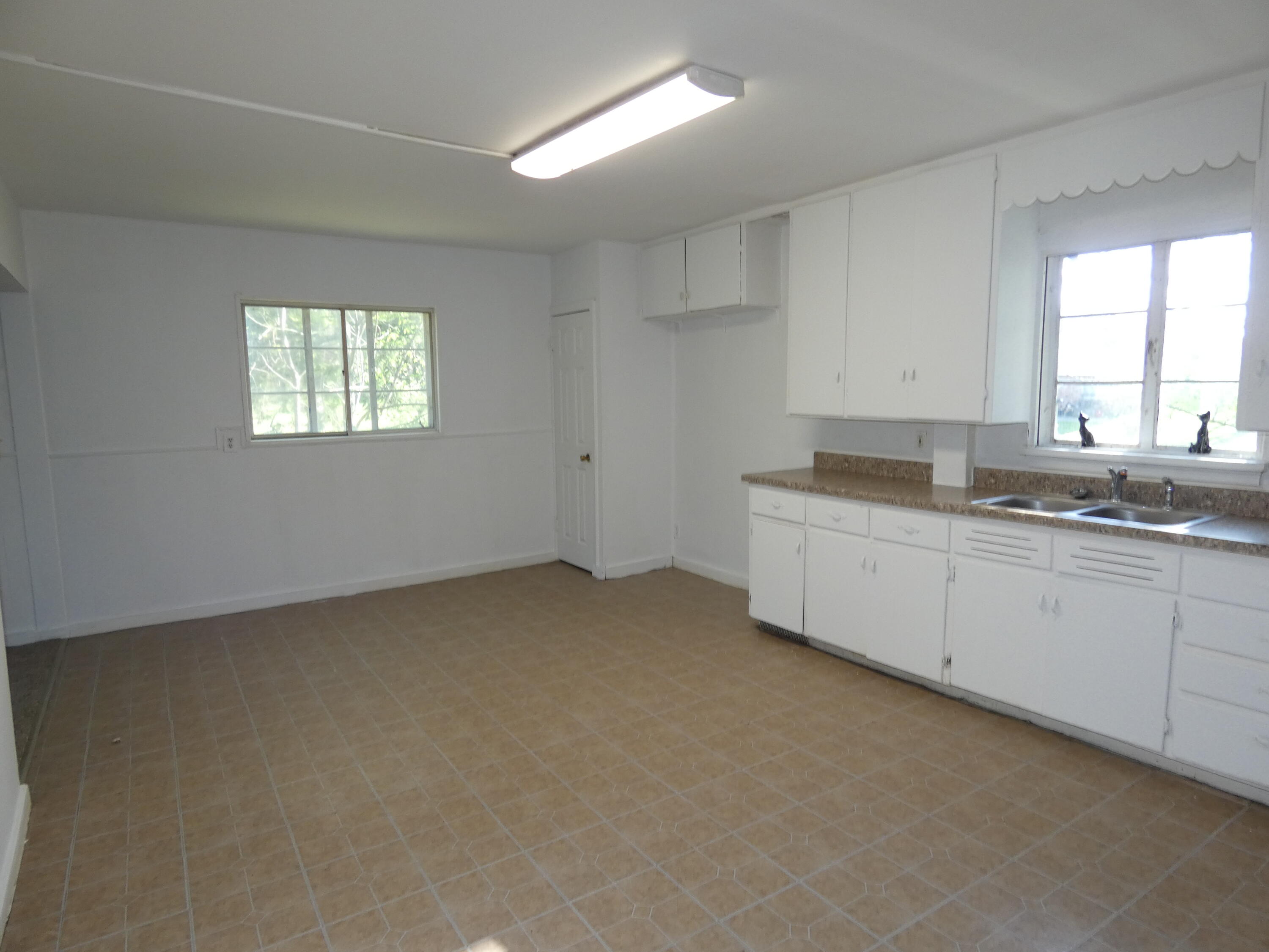 1627 Ogden Avenue Benton Harbor MI 49022
