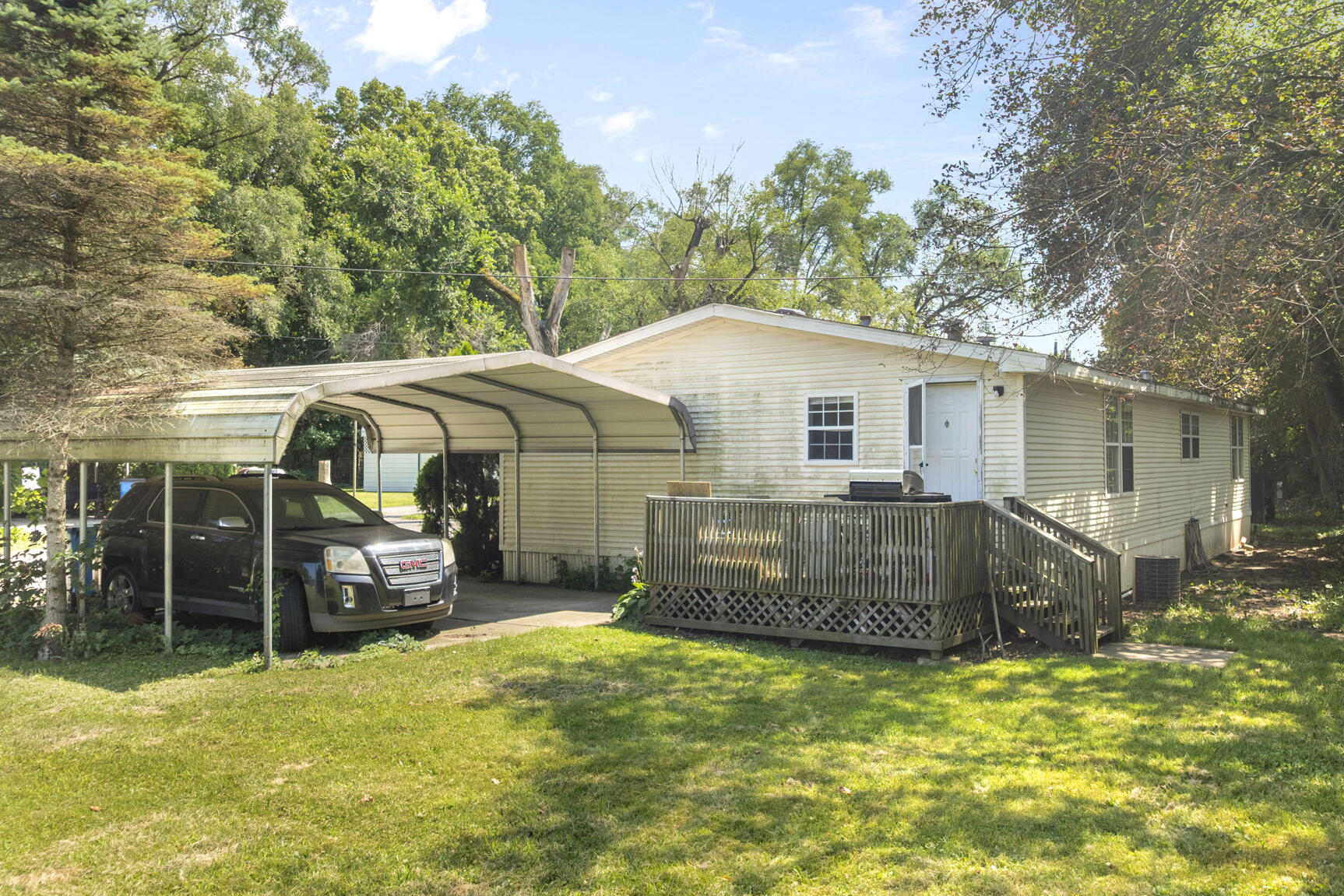 2004 E Main Street Niles MI 49120
