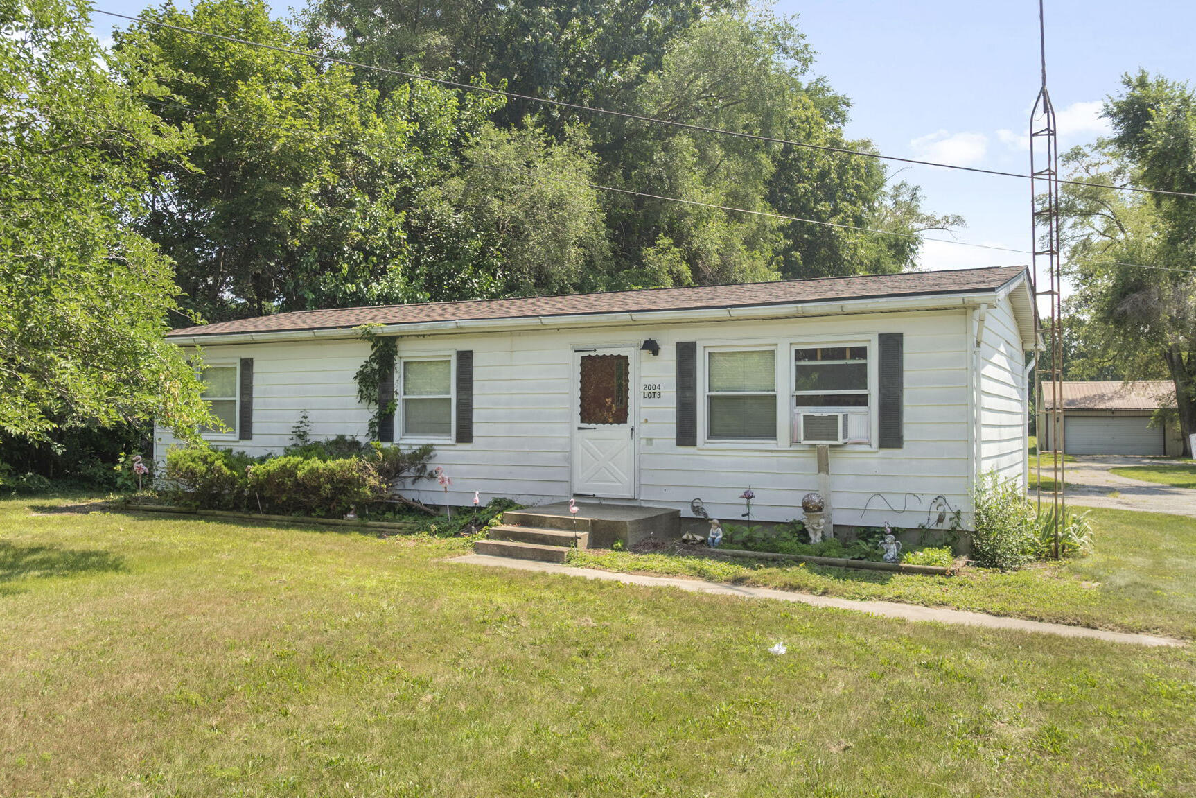 2004 E Main Street Niles MI 49120