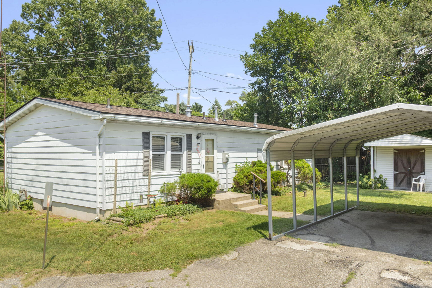 2004 E Main Street Niles MI 49120