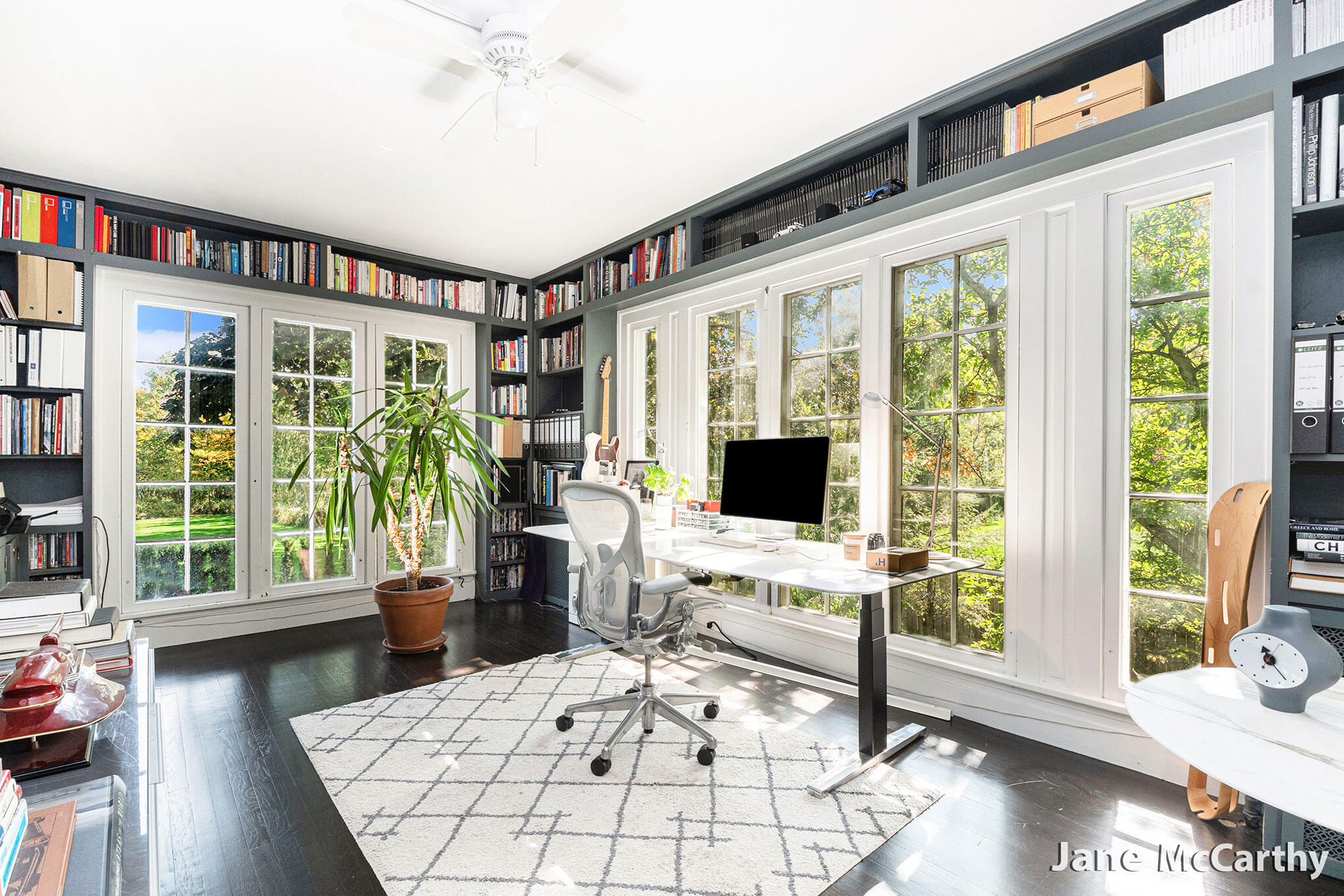 270 Lakeside Drive SE East Grand Rapids MI 49506