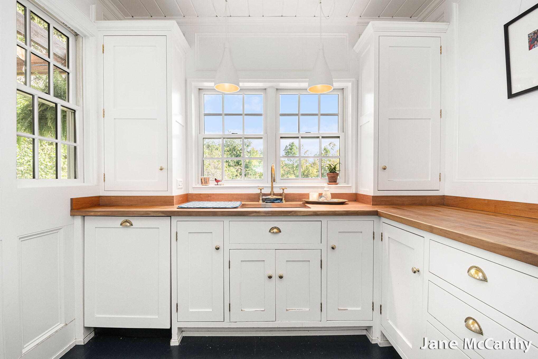 270 Lakeside Drive SE East Grand Rapids MI 49506