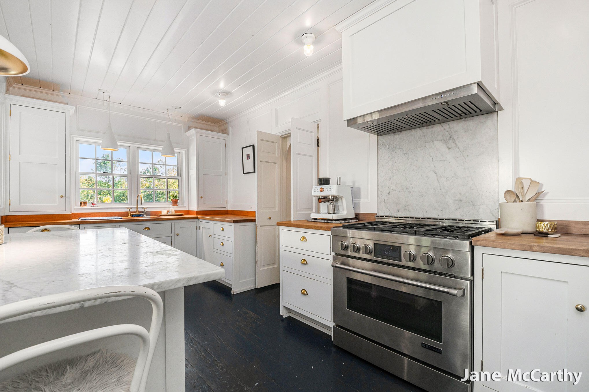 270 Lakeside Drive SE East Grand Rapids MI 49506