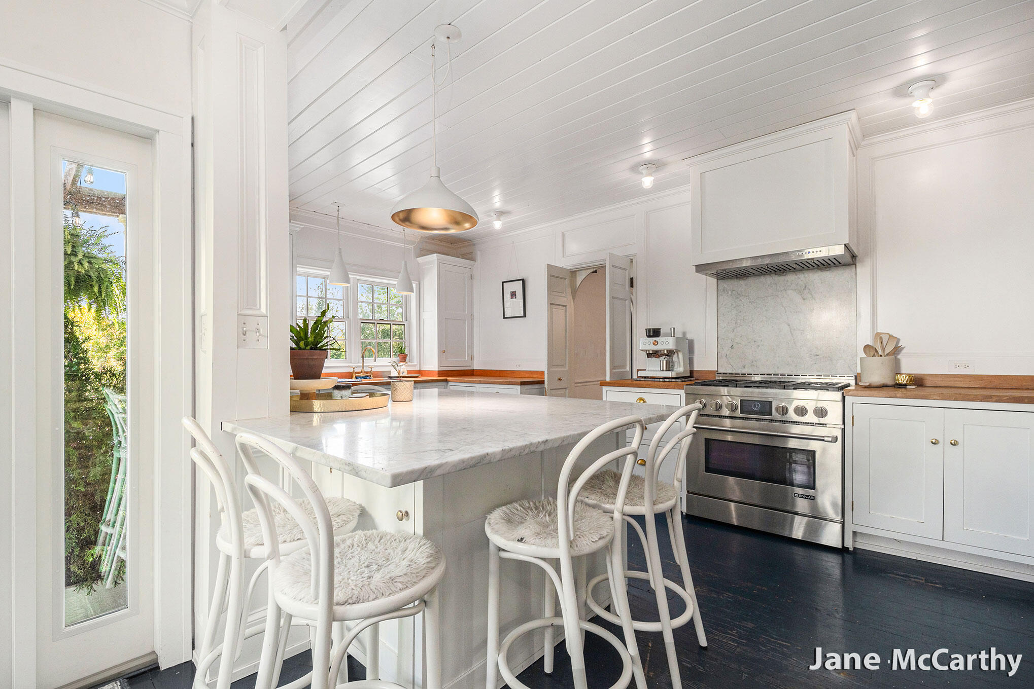 270 Lakeside Drive SE East Grand Rapids MI 49506