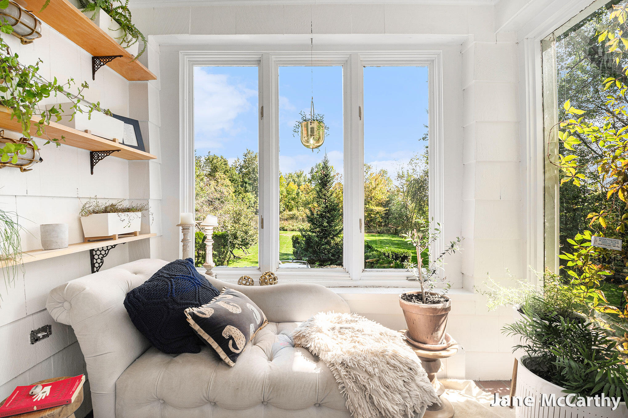 270 Lakeside Drive SE East Grand Rapids MI 49506