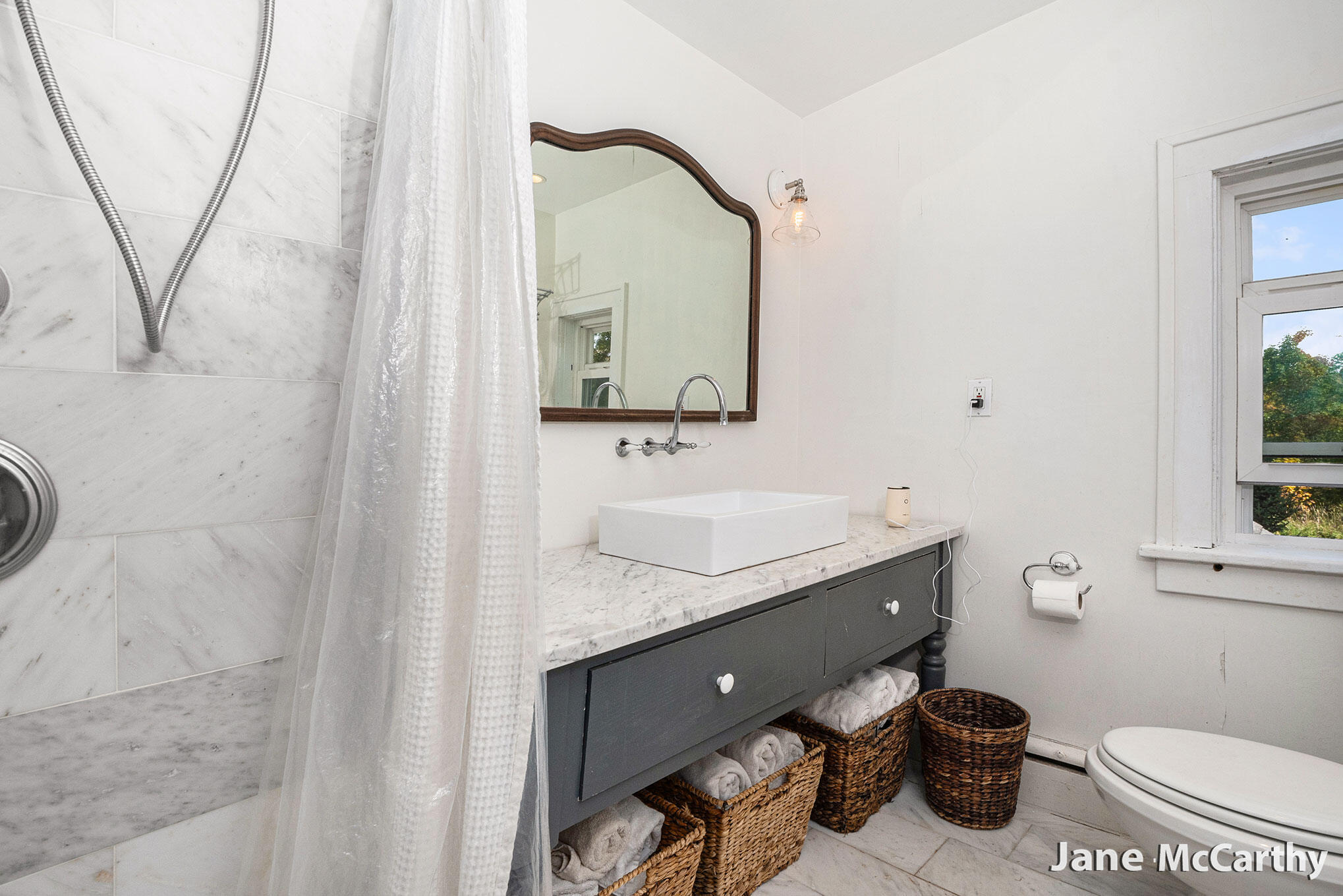 270 Lakeside Drive SE East Grand Rapids MI 49506