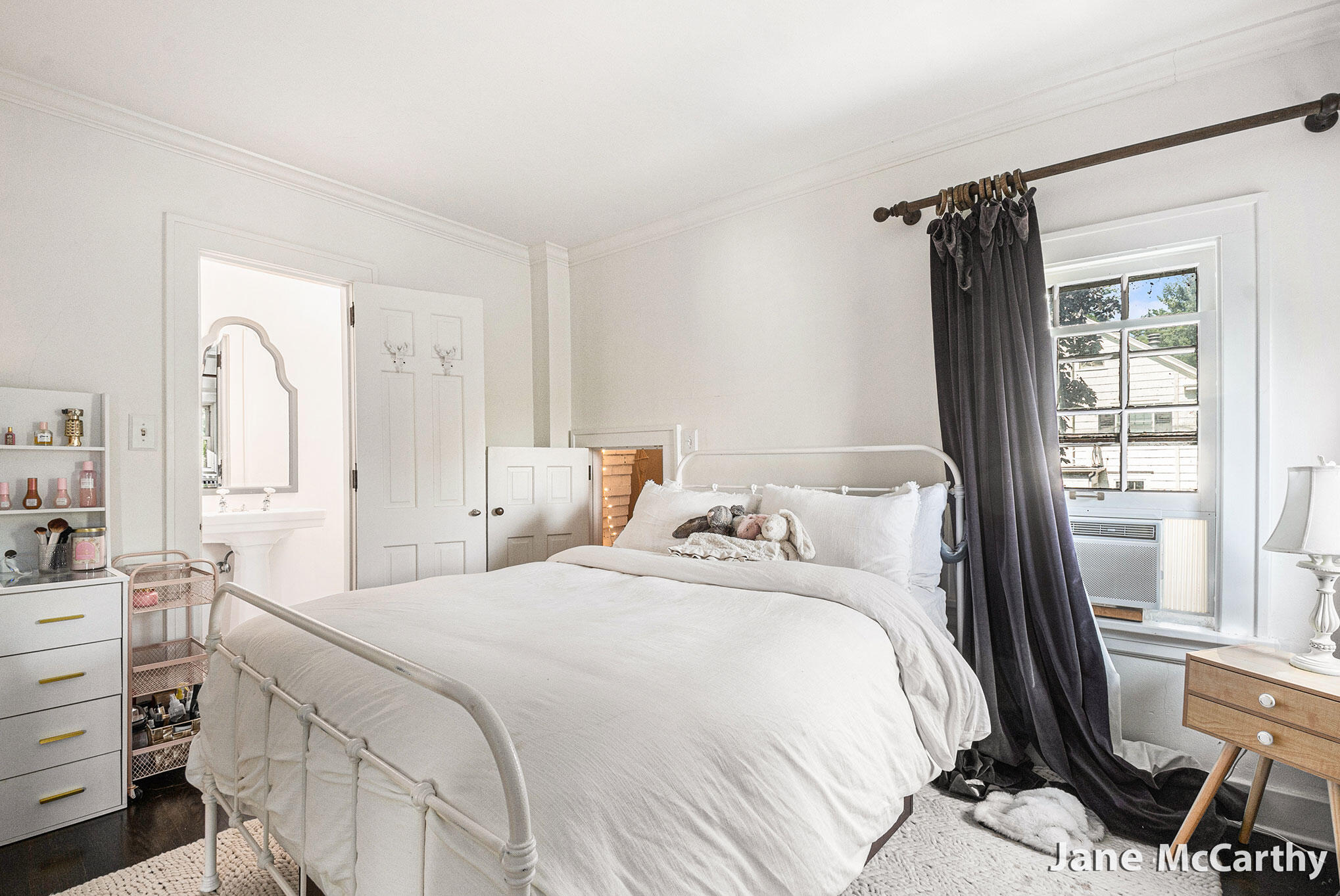 270 Lakeside Drive SE East Grand Rapids MI 49506