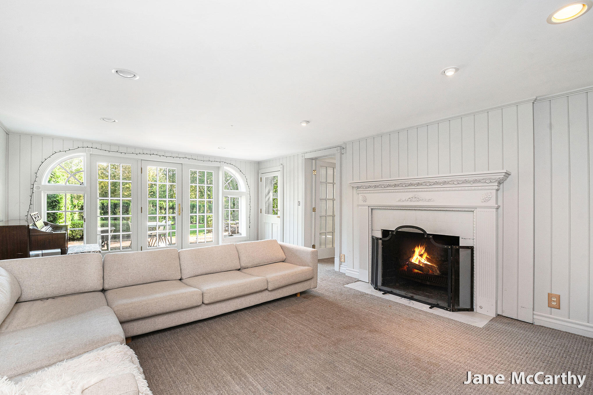 270 Lakeside Drive SE East Grand Rapids MI 49506