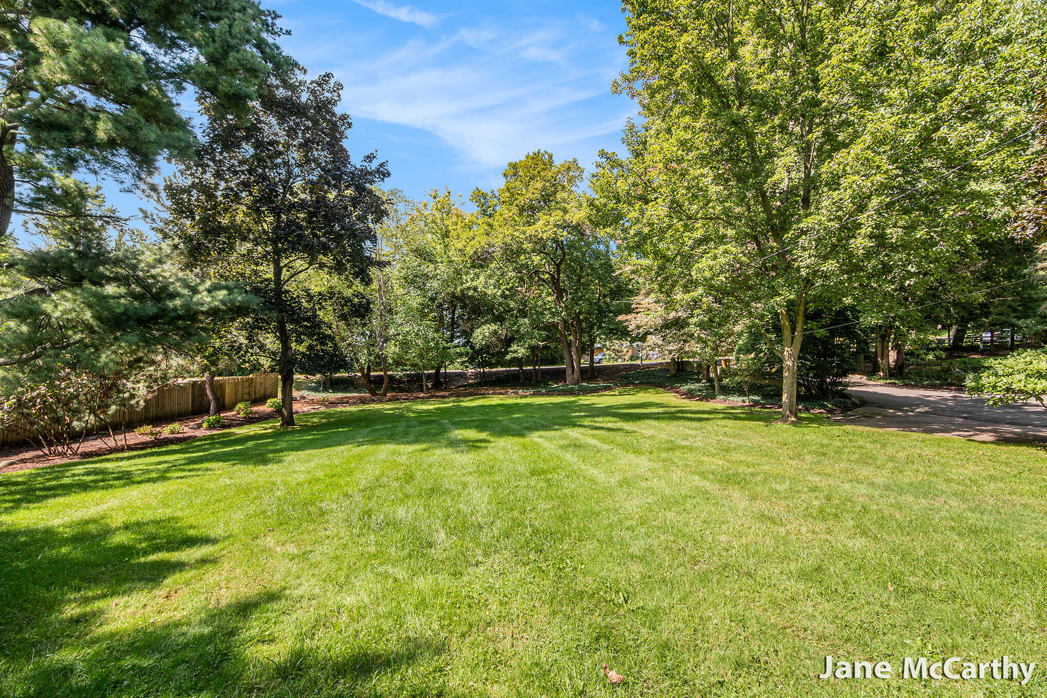 270 Lakeside Drive SE East Grand Rapids MI 49506