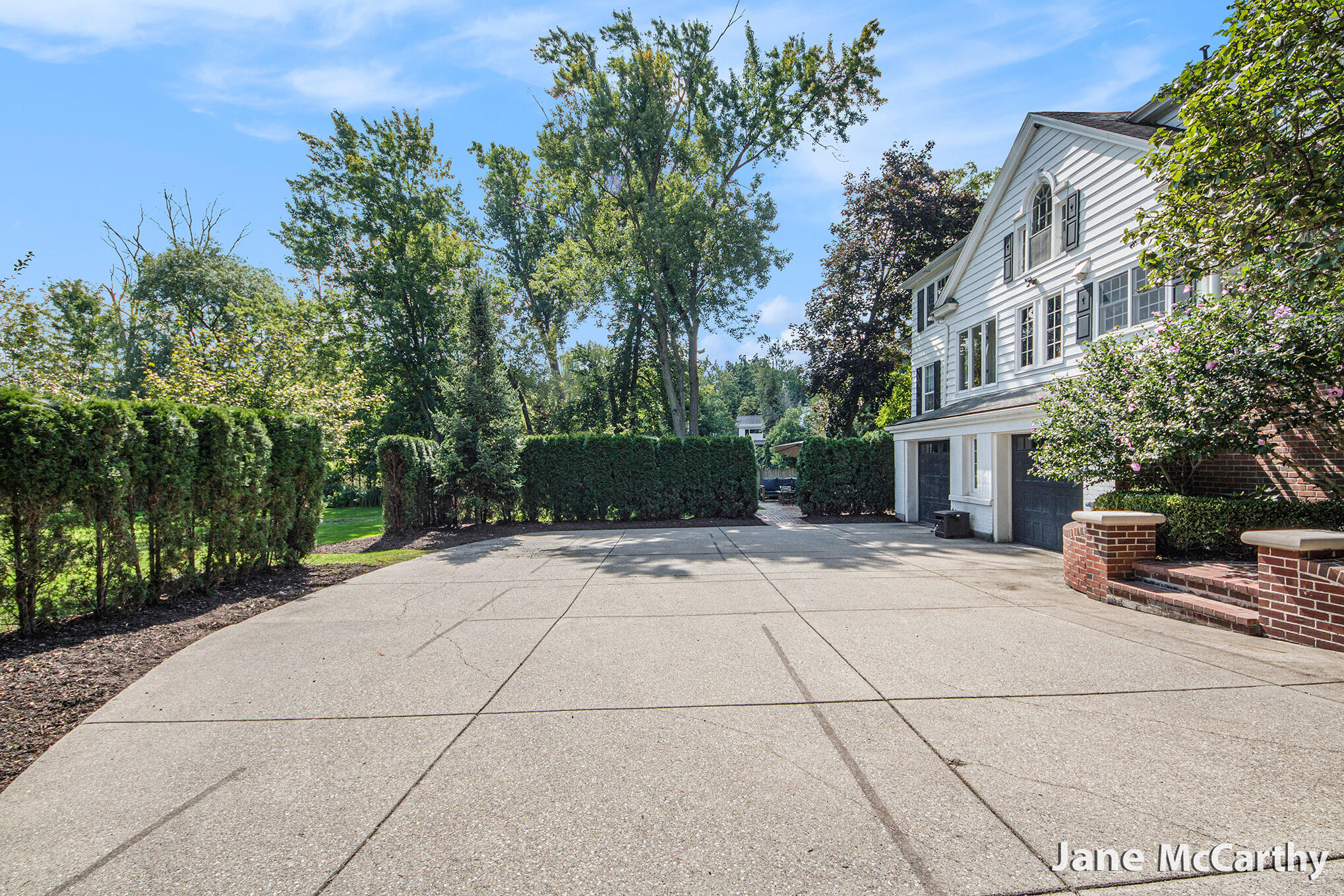 270 Lakeside Drive SE East Grand Rapids MI 49506