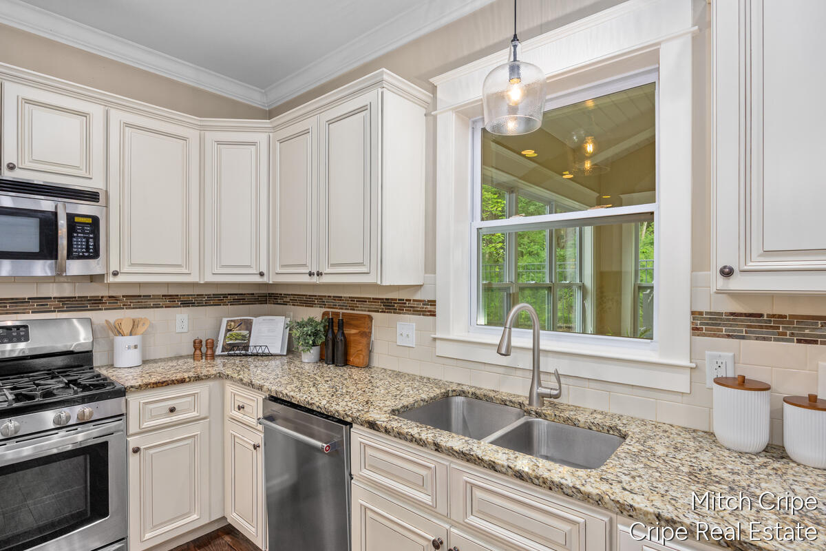 5050 Tiamo Lane NE Rockford MI 49341