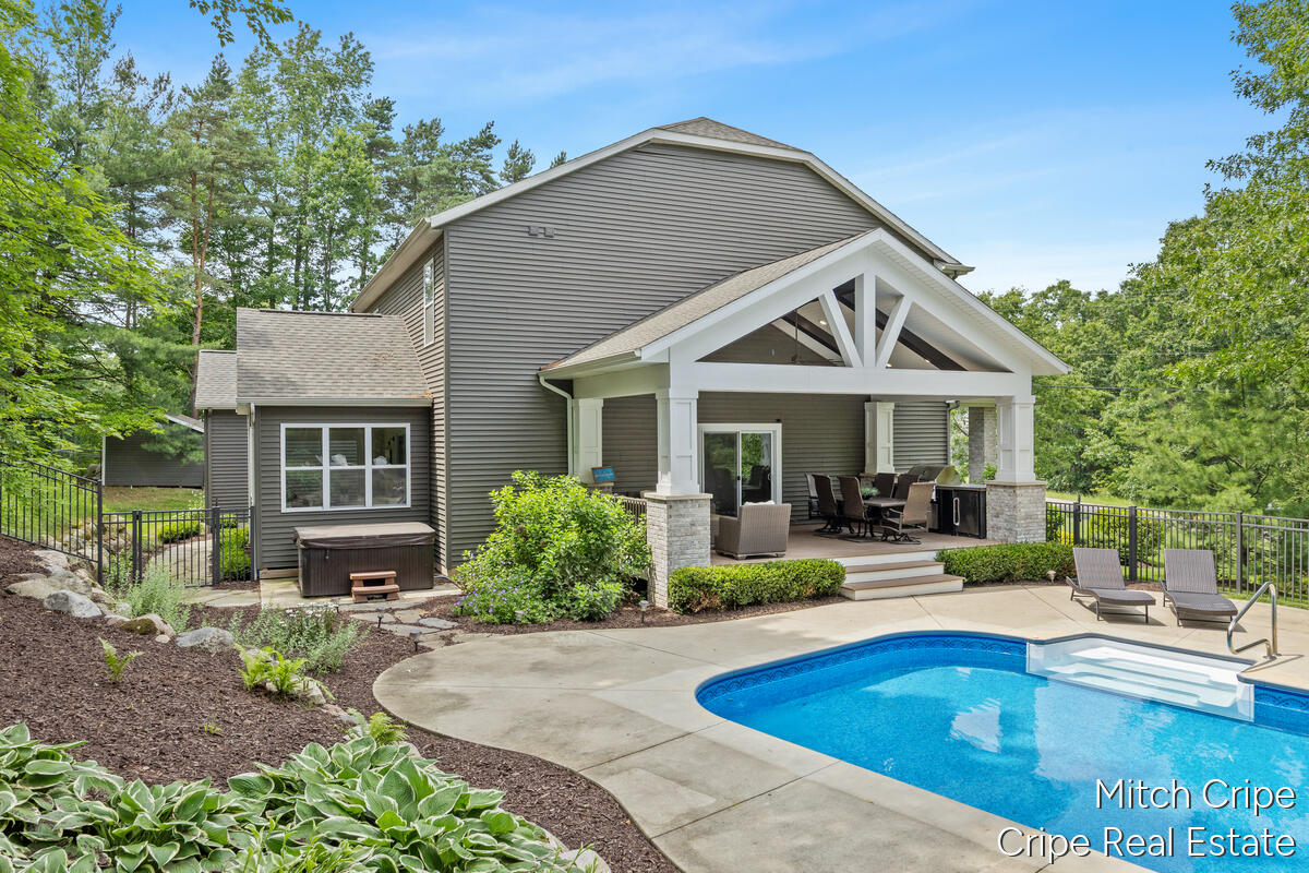 5050 Tiamo Lane NE Rockford MI 49341