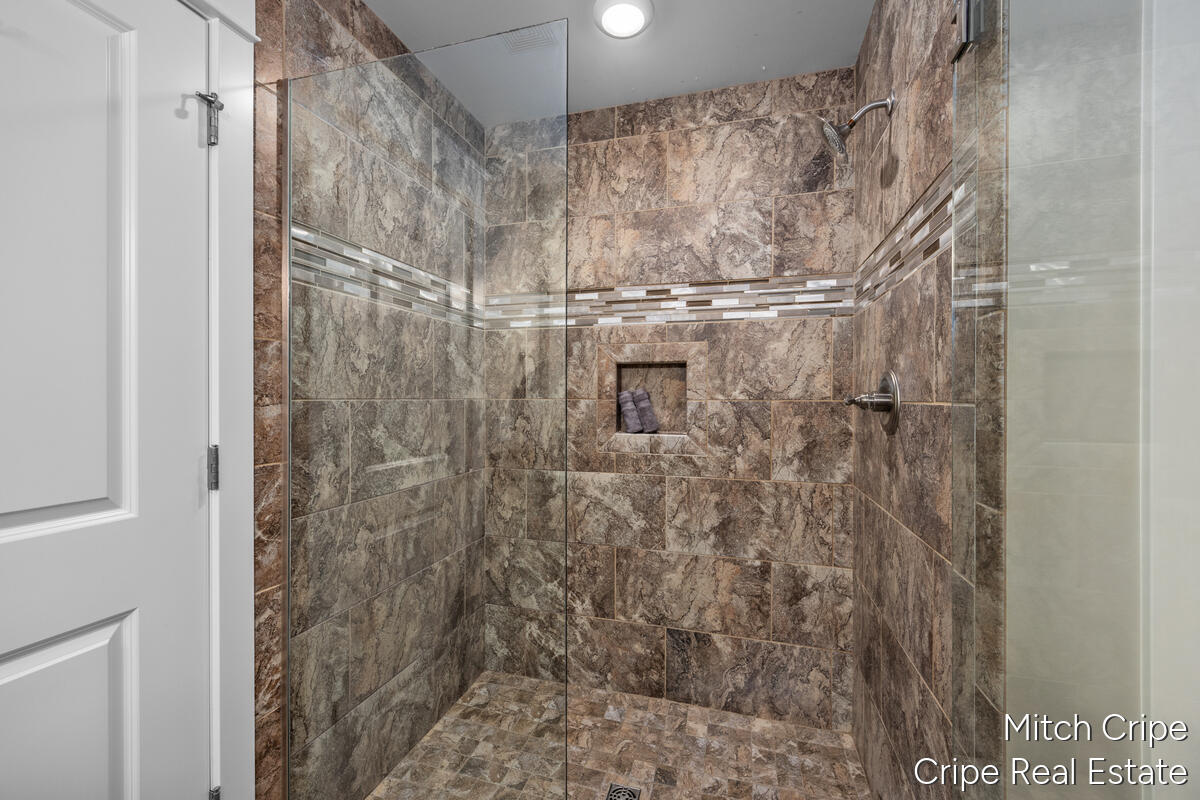 5050 Tiamo Lane NE Rockford MI 49341