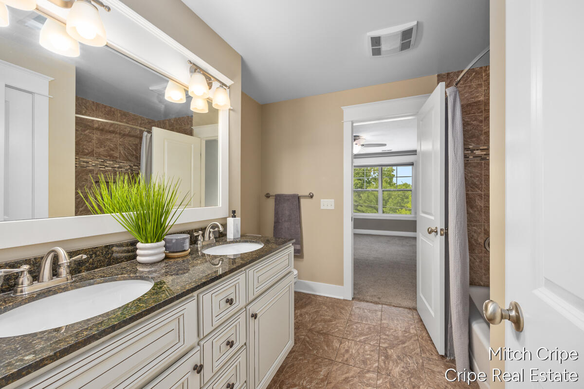 5050 Tiamo Lane NE Rockford MI 49341