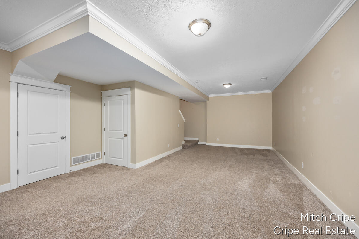 5050 Tiamo Lane NE Rockford MI 49341
