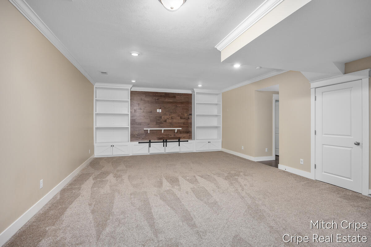 5050 Tiamo Lane NE Rockford MI 49341