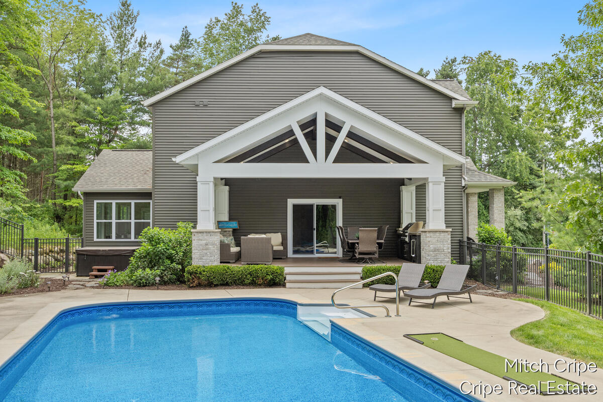 5050 Tiamo Lane NE Rockford MI 49341