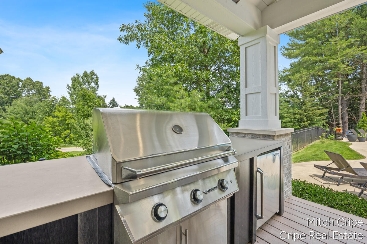 5050 Tiamo Lane NE Rockford MI 49341