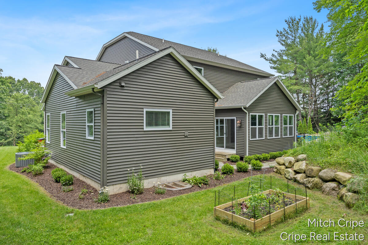 5050 Tiamo Lane NE Rockford MI 49341