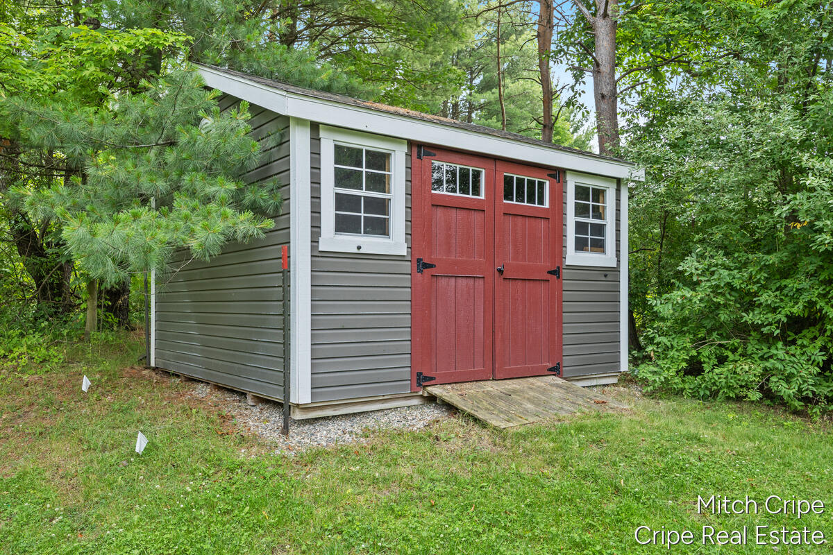 5050 Tiamo Lane NE Rockford MI 49341