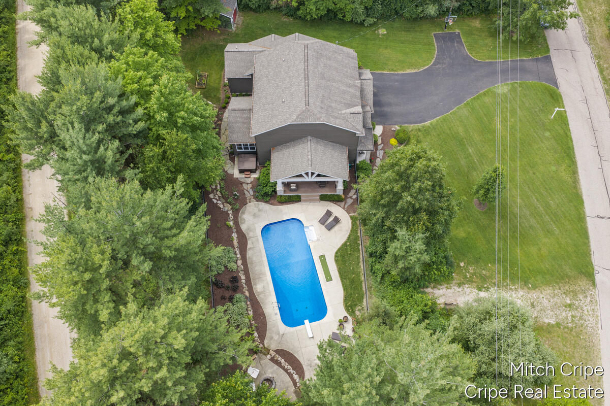 5050 Tiamo Lane NE Rockford MI 49341