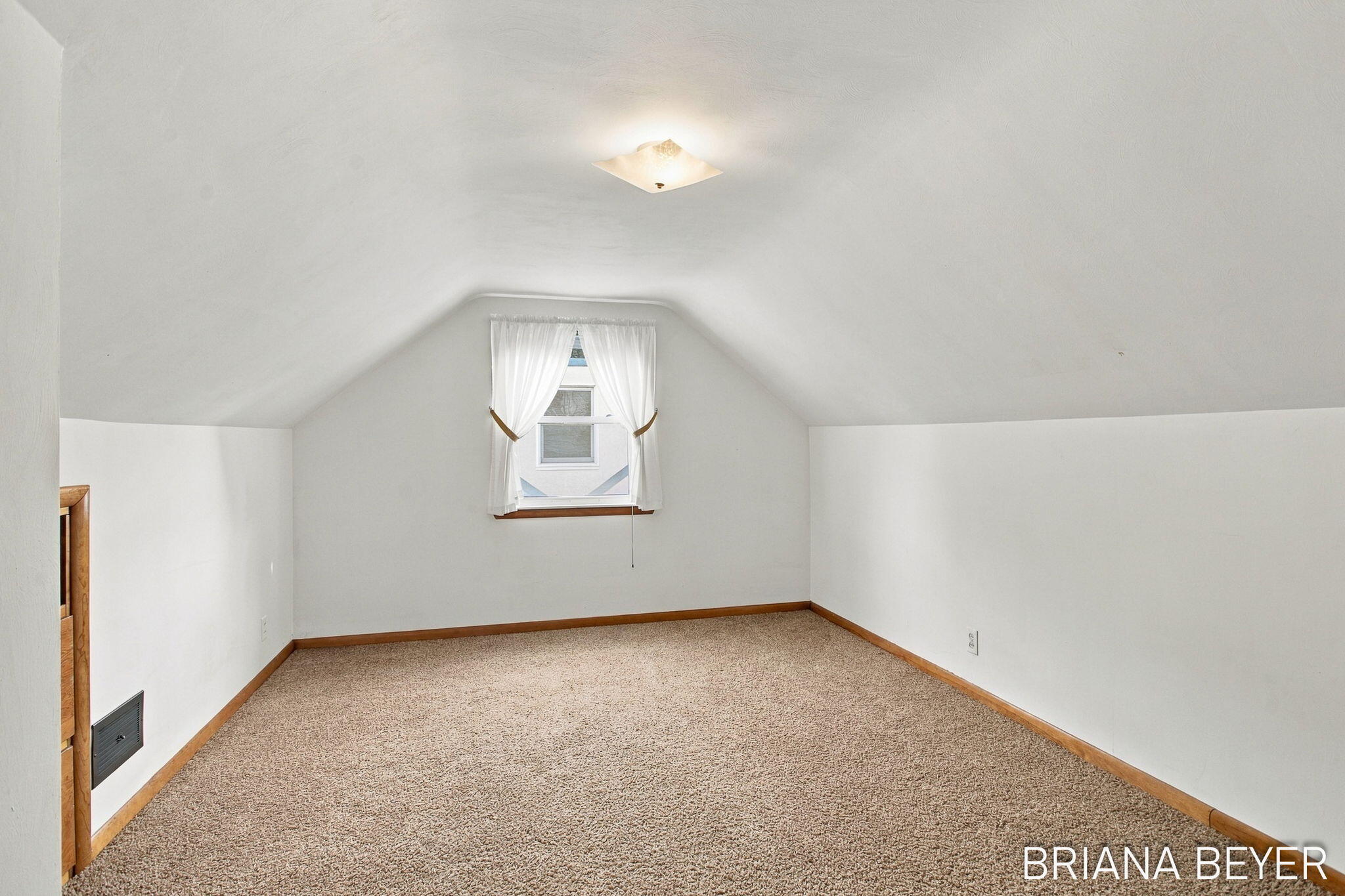 137 E 35th Street Holland MI 49423