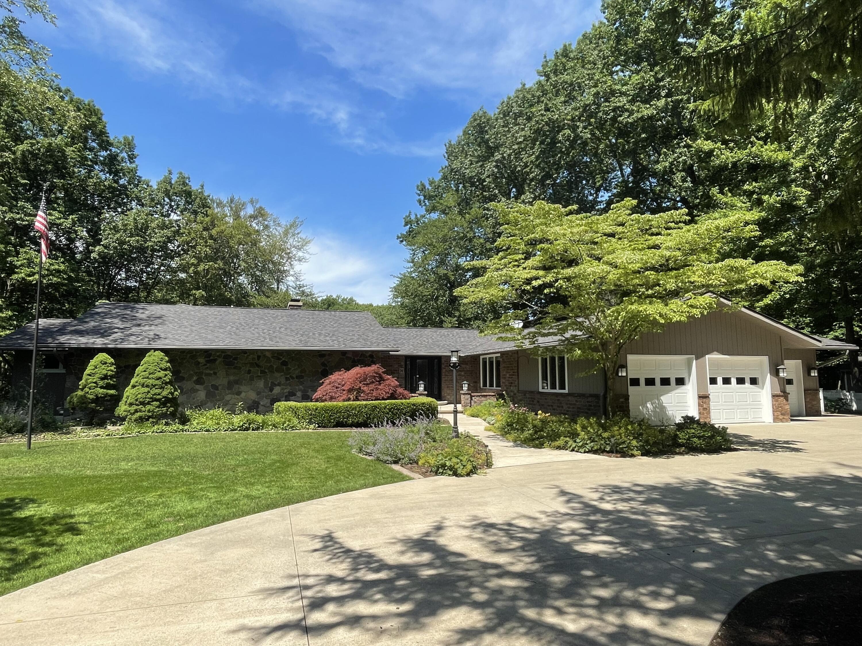 6697 Warren Woods Road Three Oaks MI 49128