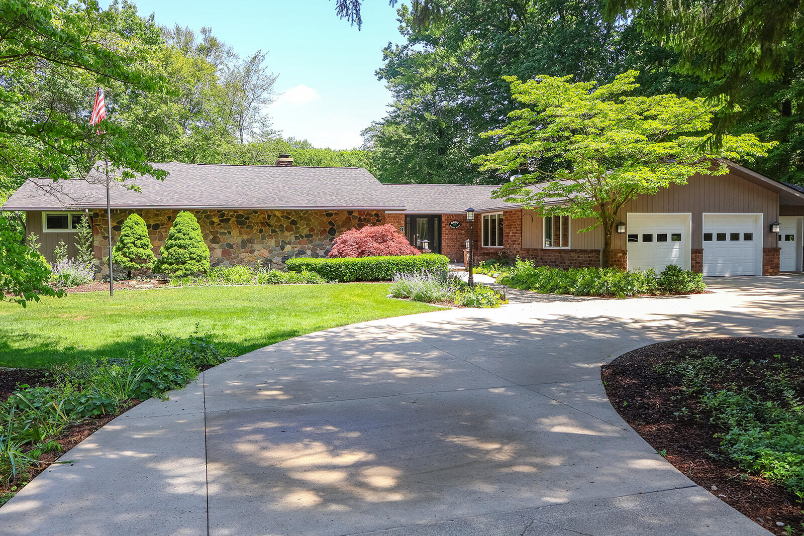 6697 Warren Woods Road Three Oaks MI 49128