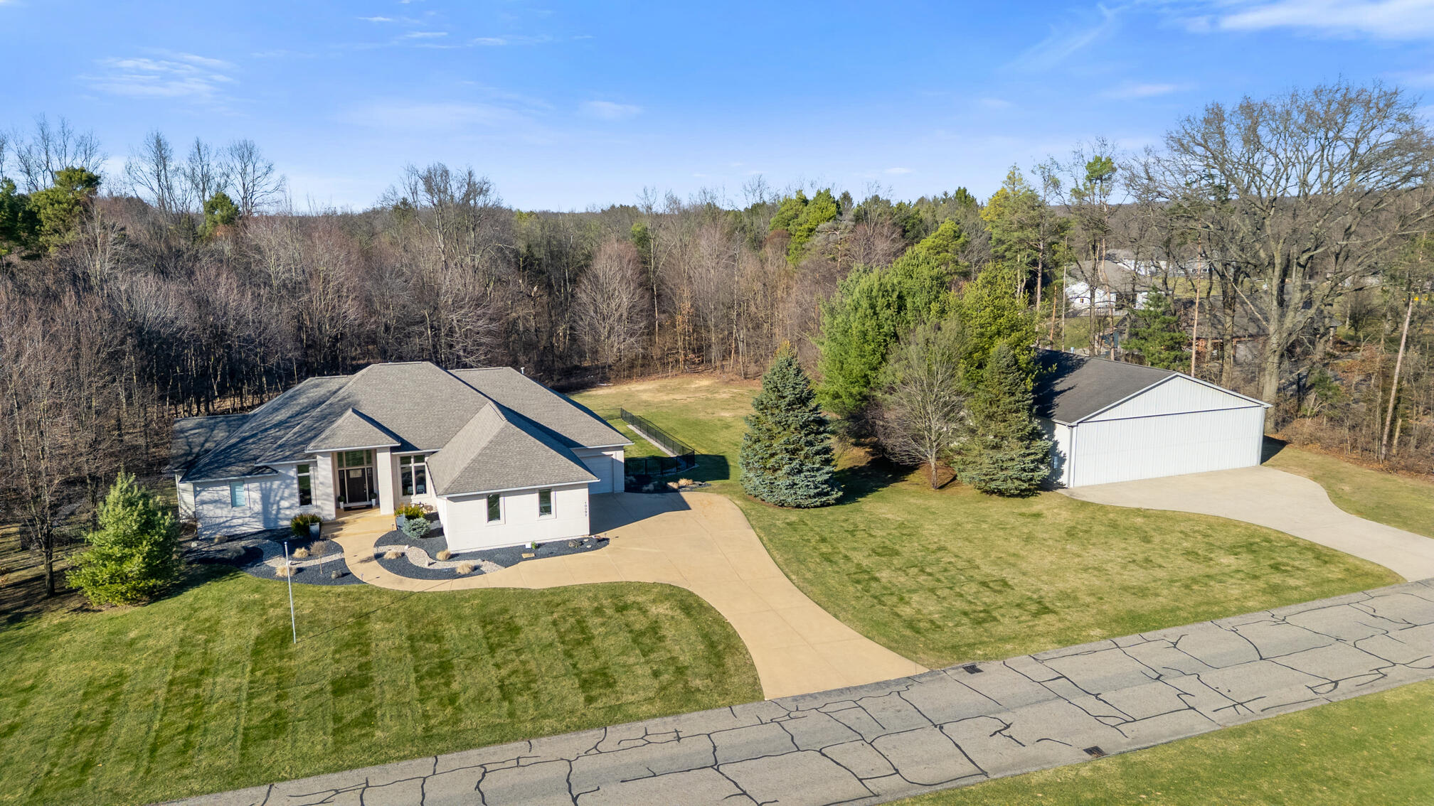 Kalamazoo MI, 10292 Skyview Drive