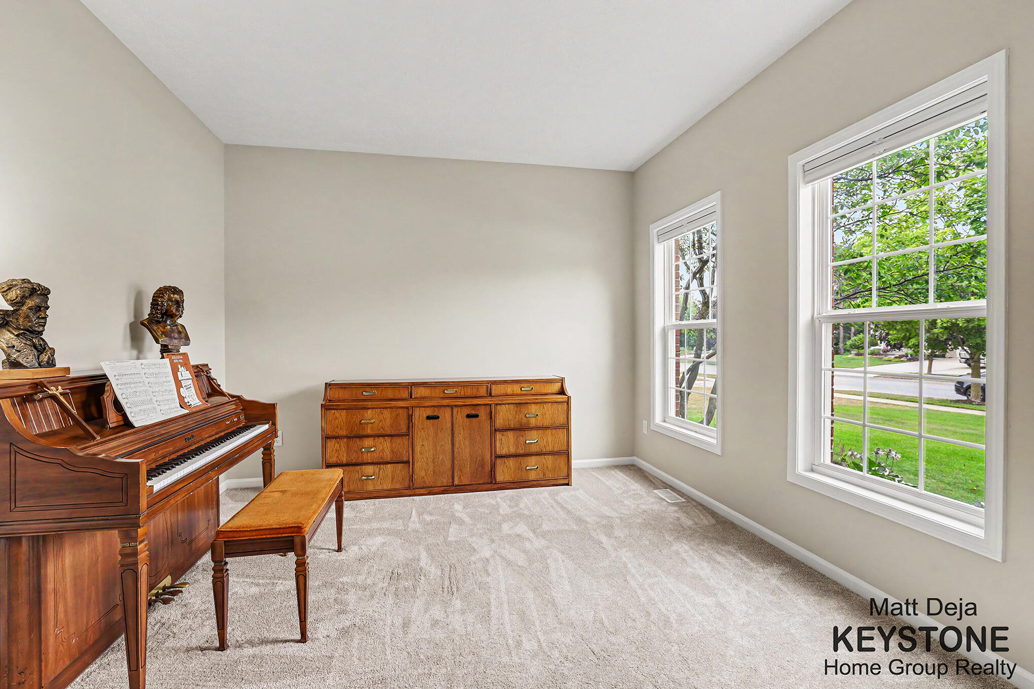 3870 Windwood Drive NE Rockford MI 49341