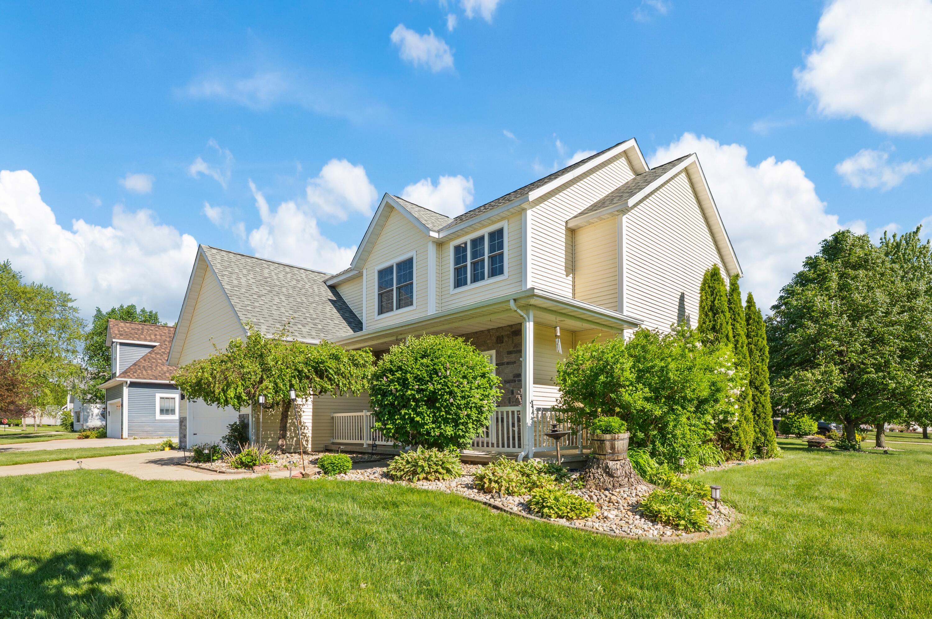 2106 Halsted Drive Stevensville MI 49127