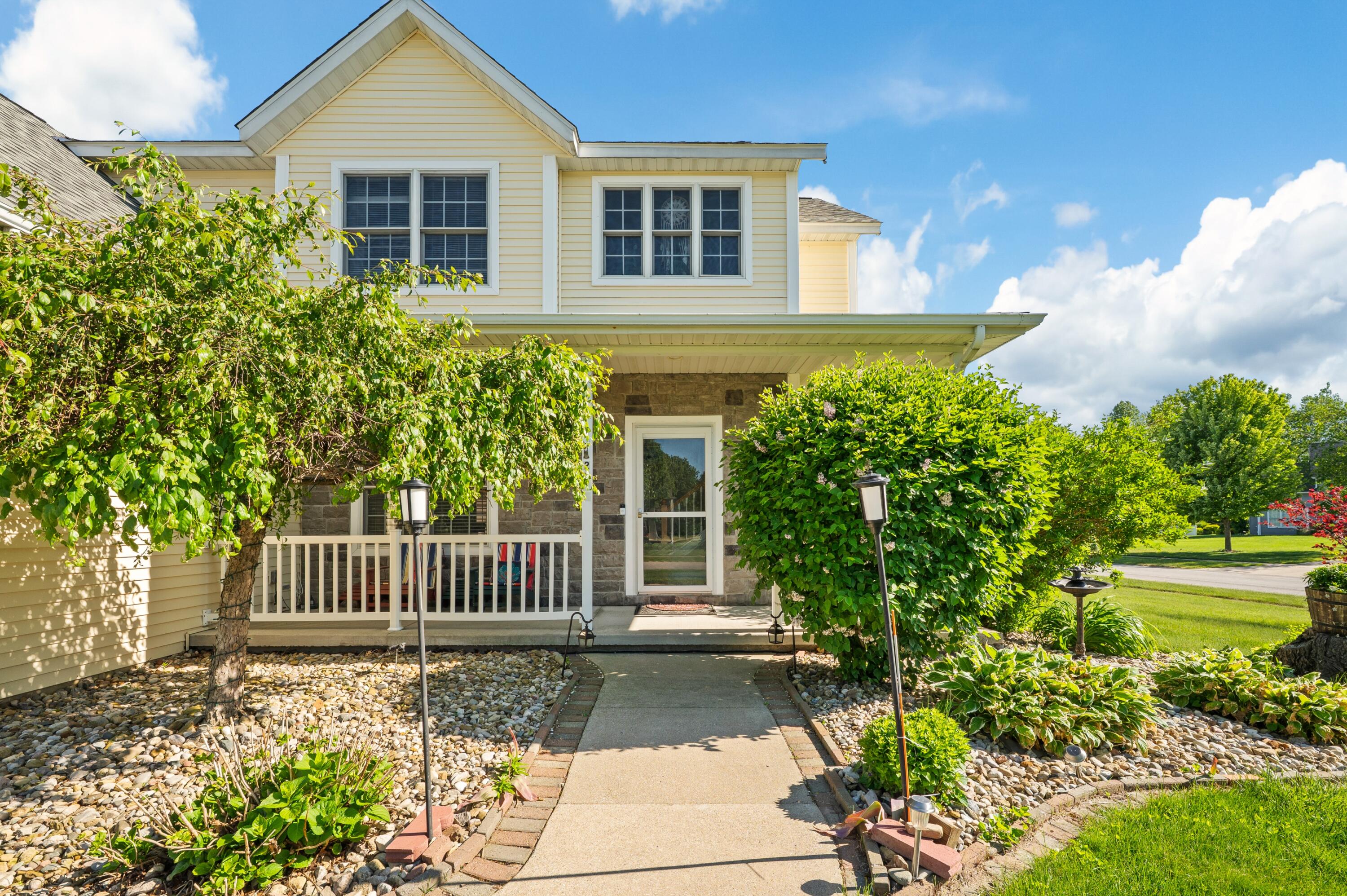 2106 Halsted Drive Stevensville MI 49127