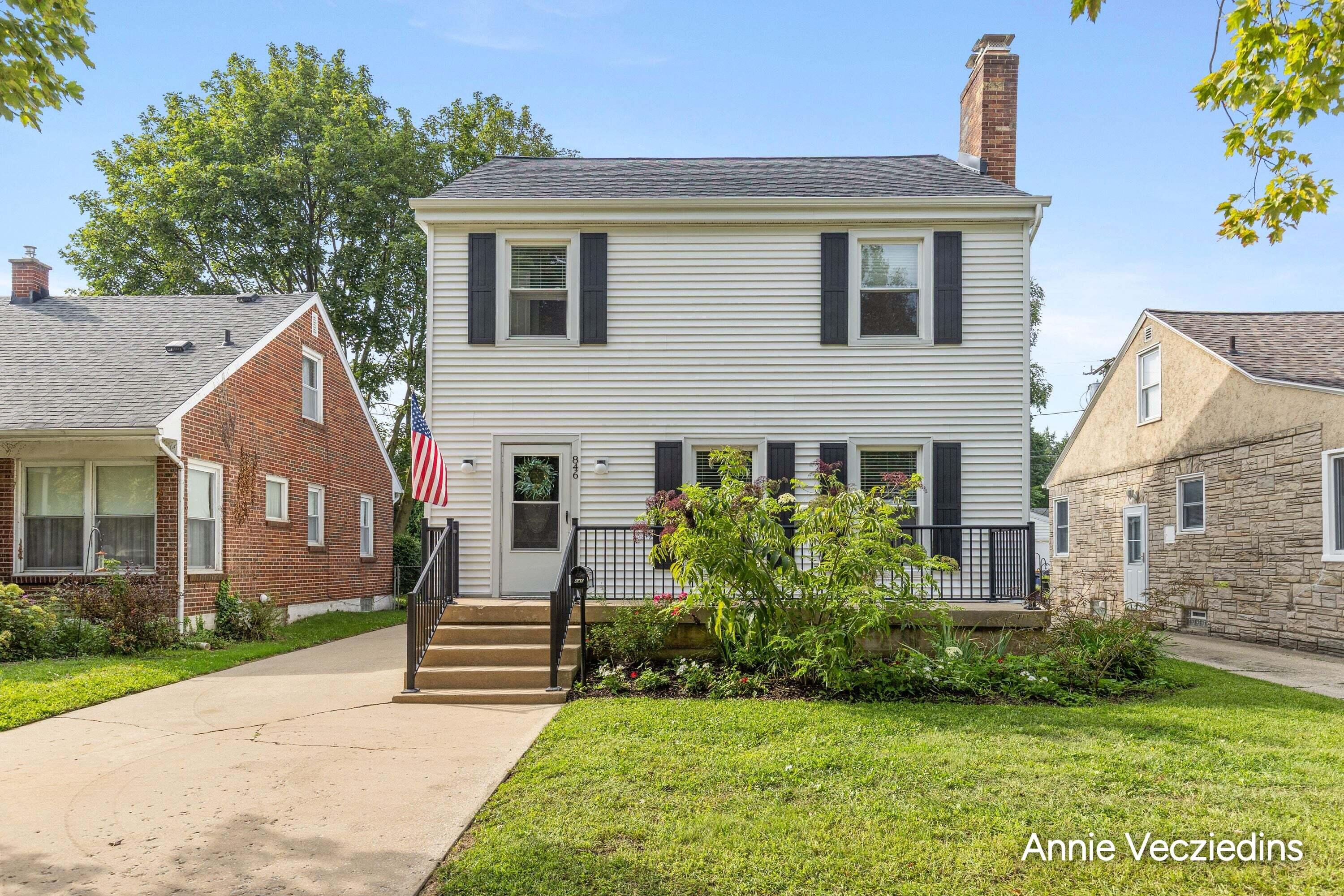 846 Lake Michigan Drive NW Grand Rapids MI 49504