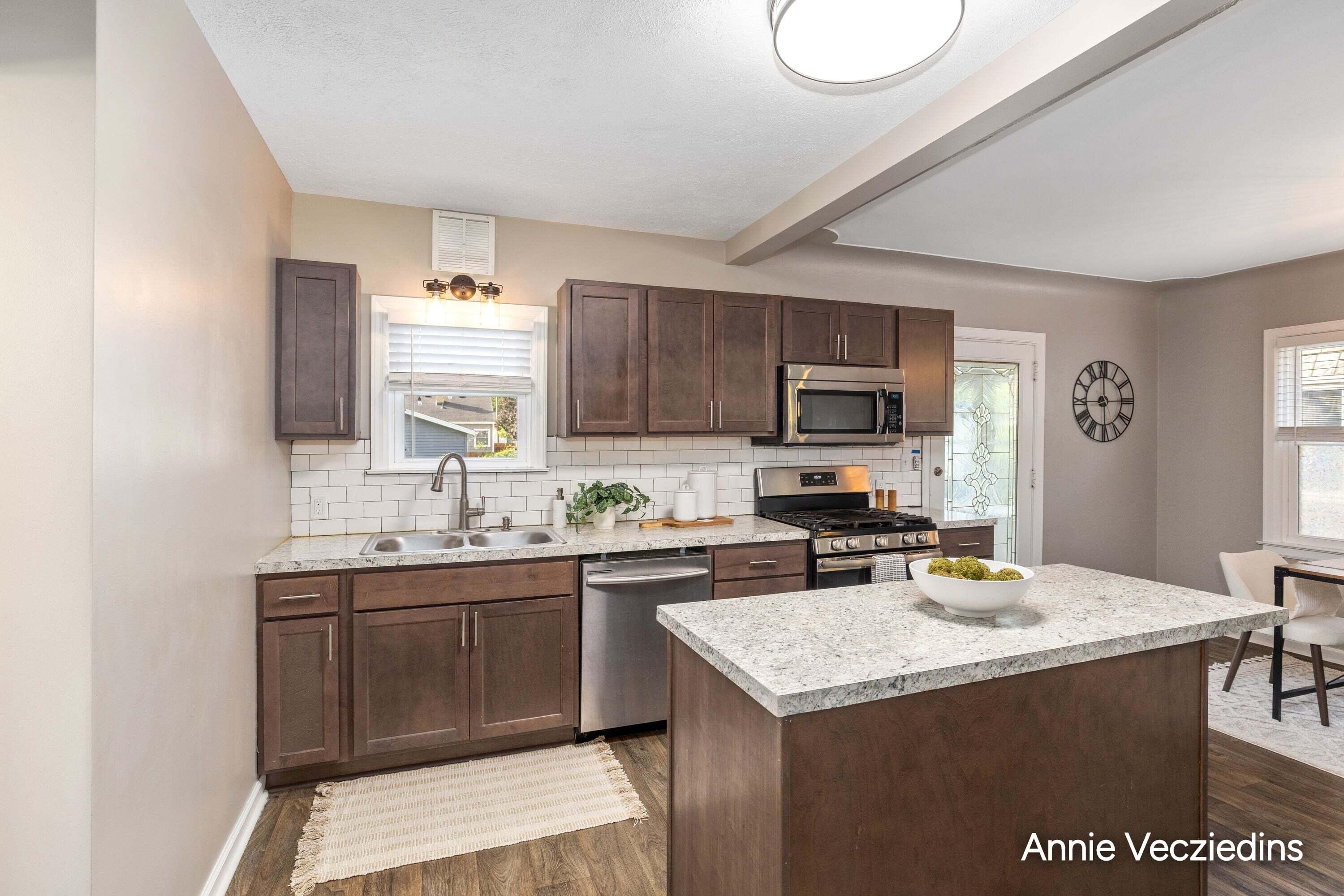 846 Lake Michigan Drive NW Grand Rapids MI 49504