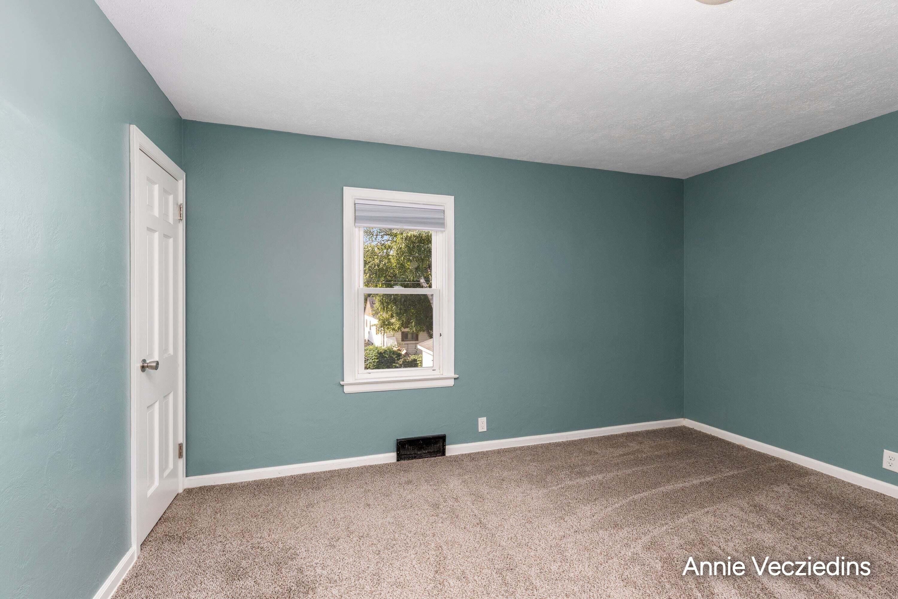 846 Lake Michigan Drive NW Grand Rapids MI 49504