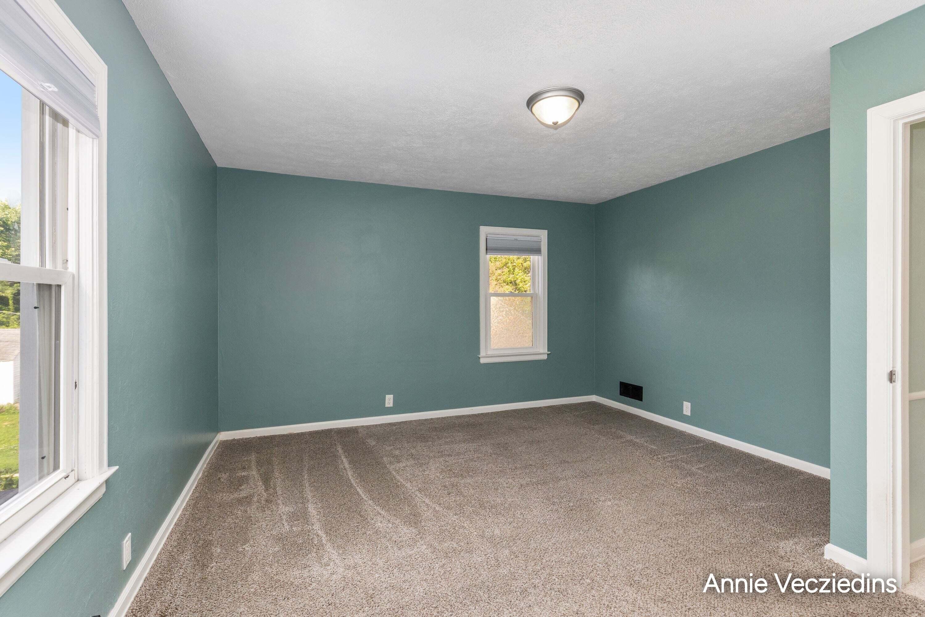 846 Lake Michigan Drive NW Grand Rapids MI 49504