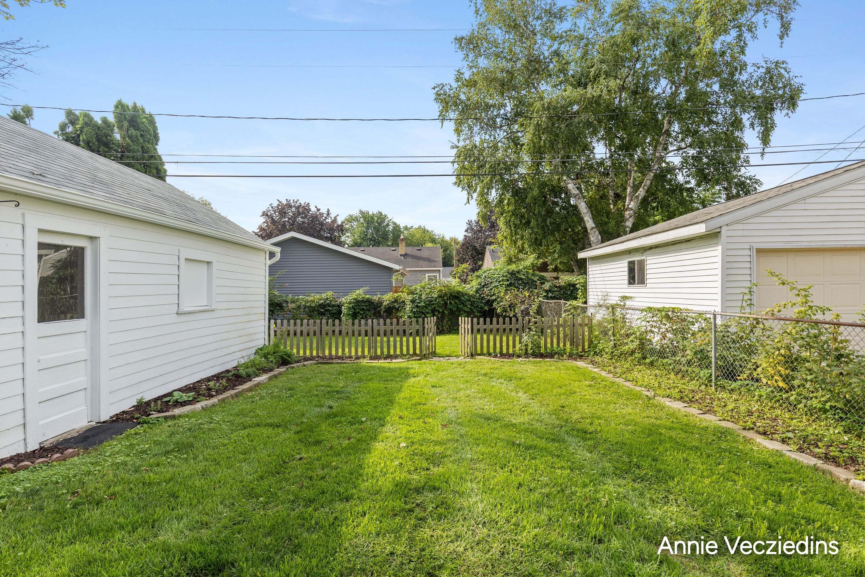 846 Lake Michigan Drive NW Grand Rapids MI 49504